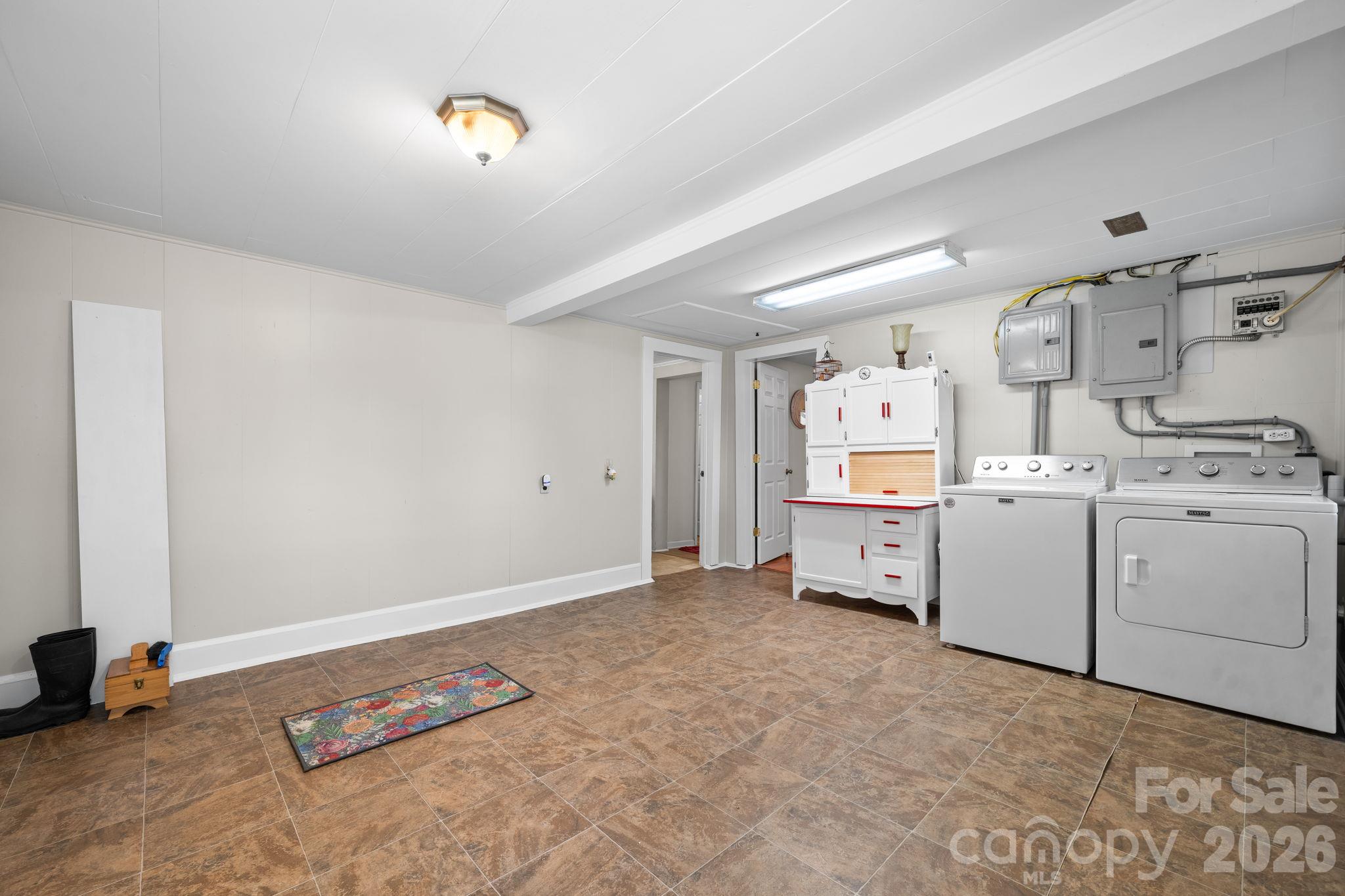 6998 Nobby Lail Road Property Photo 8