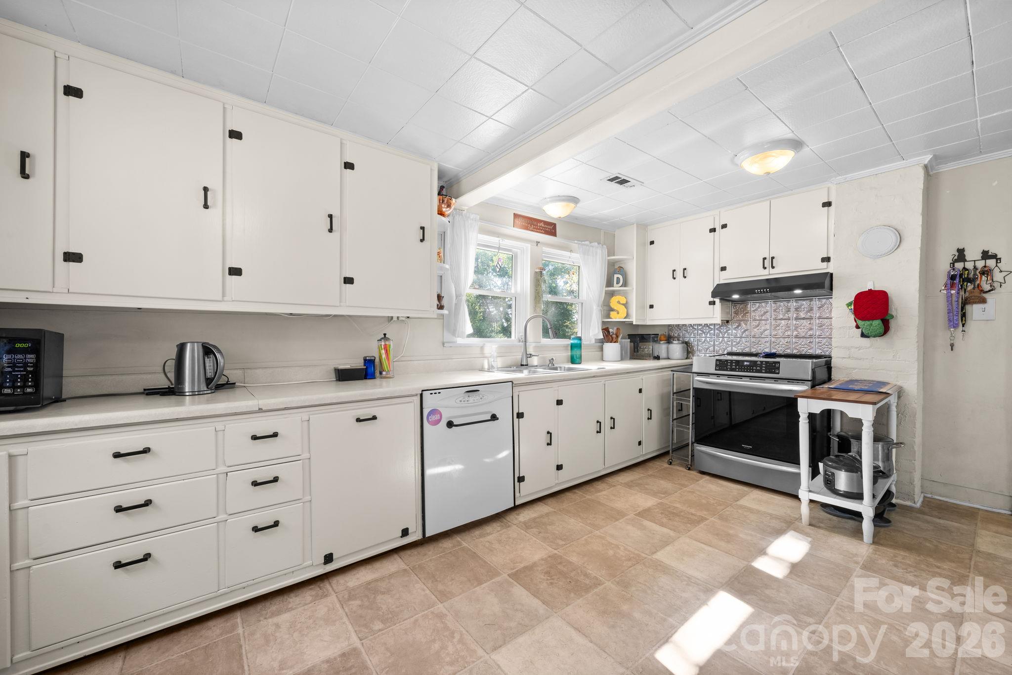 6998 Nobby Lail Road Property Photo 10