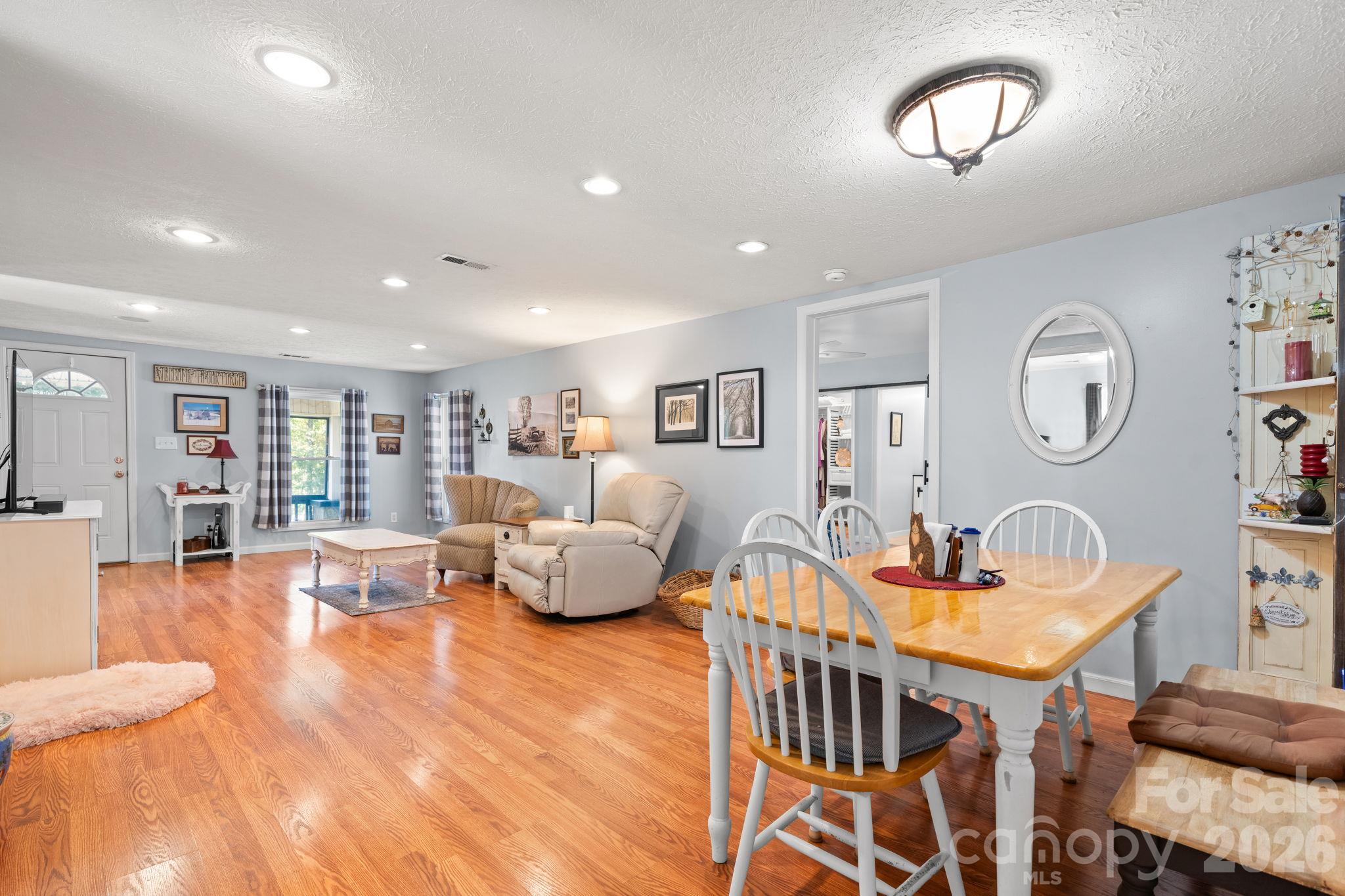 6998 Nobby Lail Road Property Photo 12