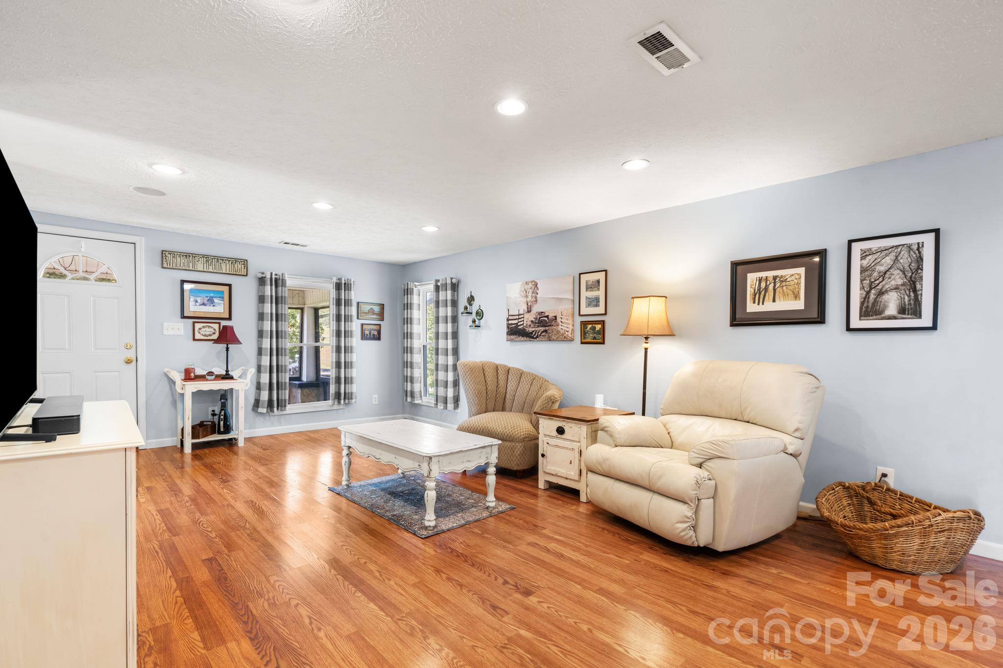 6998 Nobby Lail Road Property Photo 15