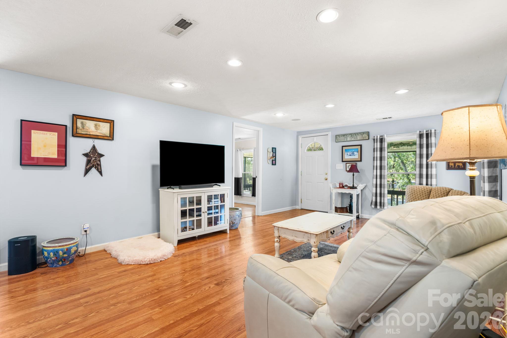 6998 Nobby Lail Road Property Photo 16
