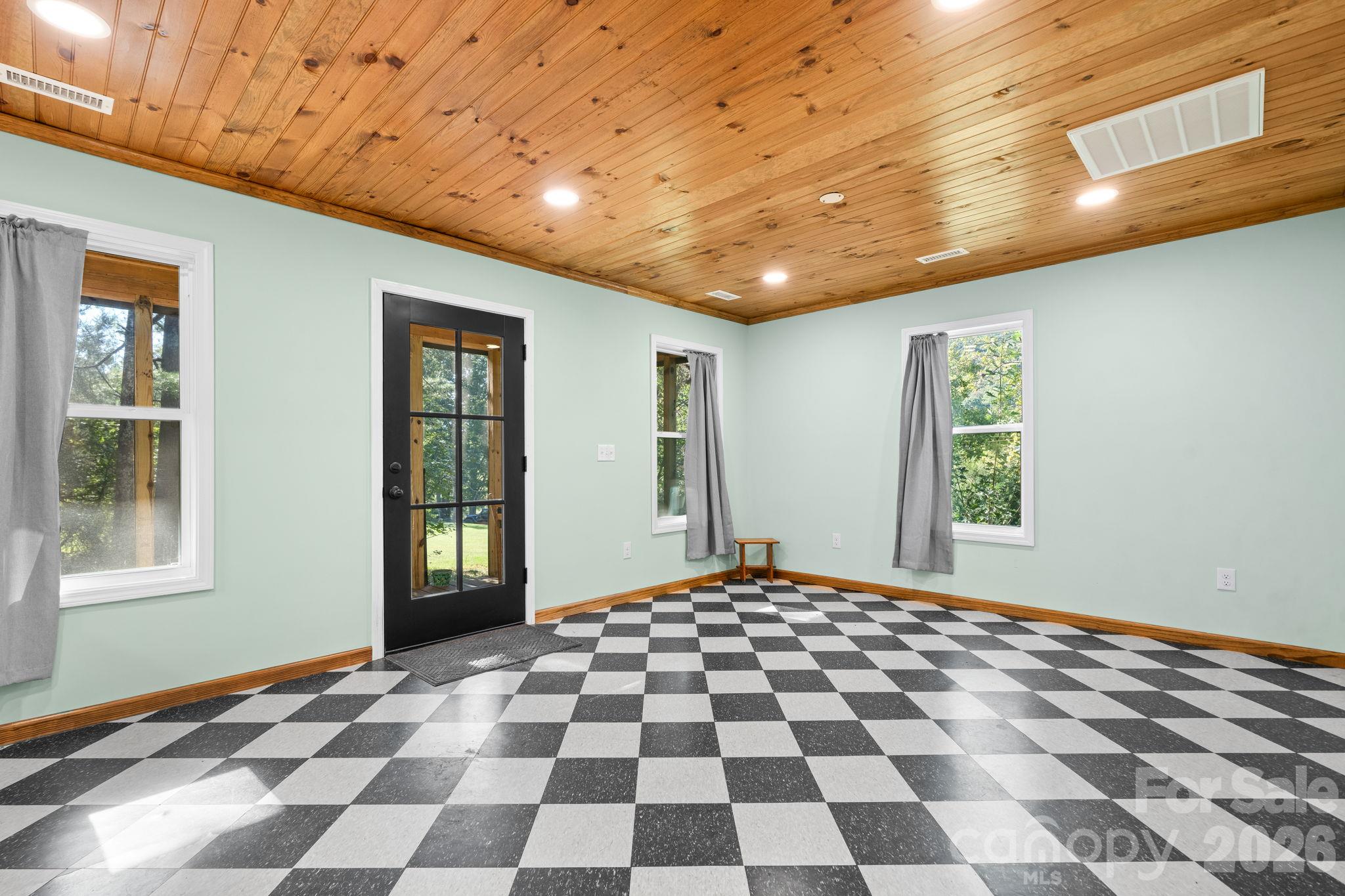 6998 Nobby Lail Road Property Photo 30