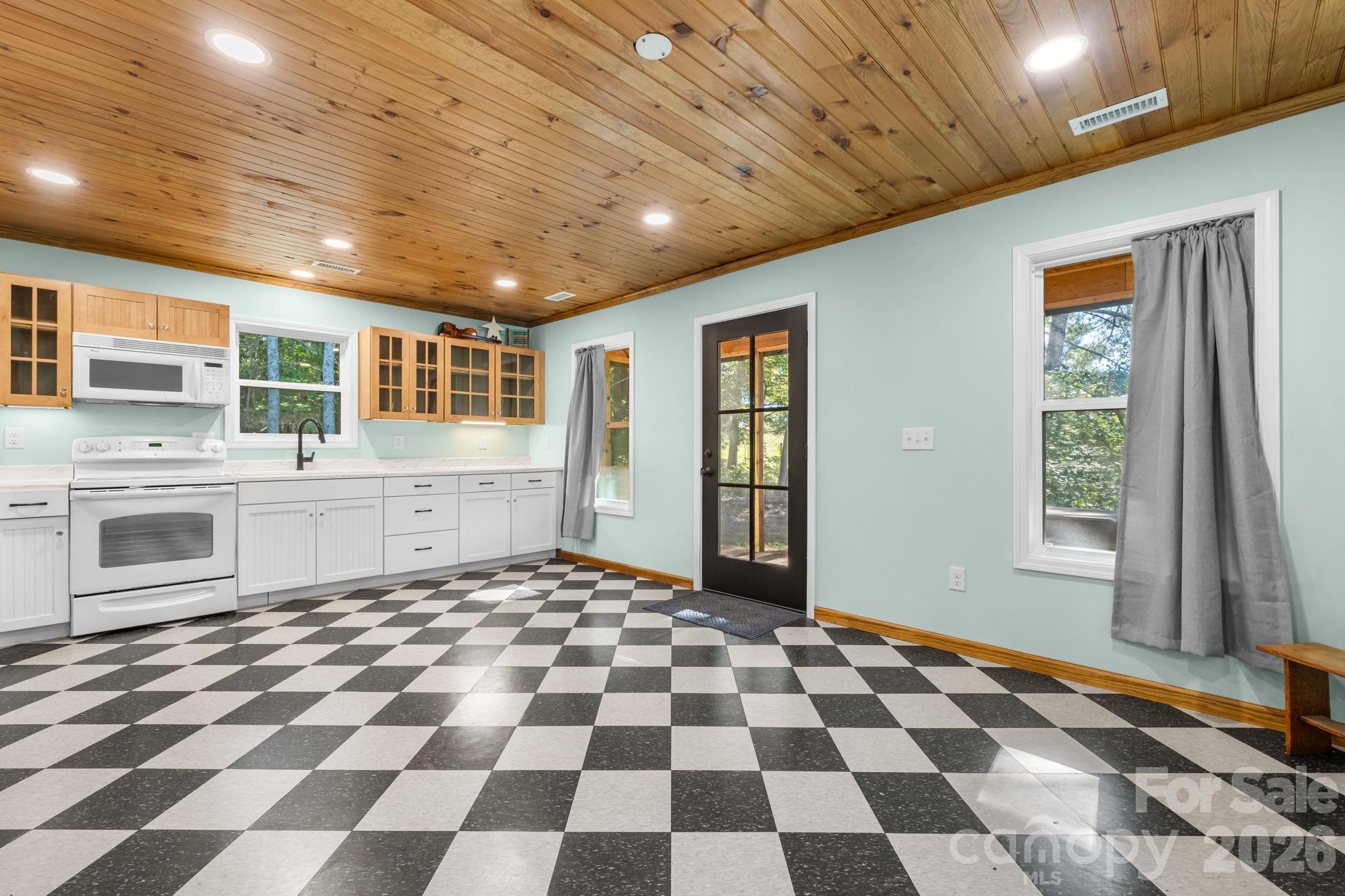 6998 Nobby Lail Road Property Photo 32