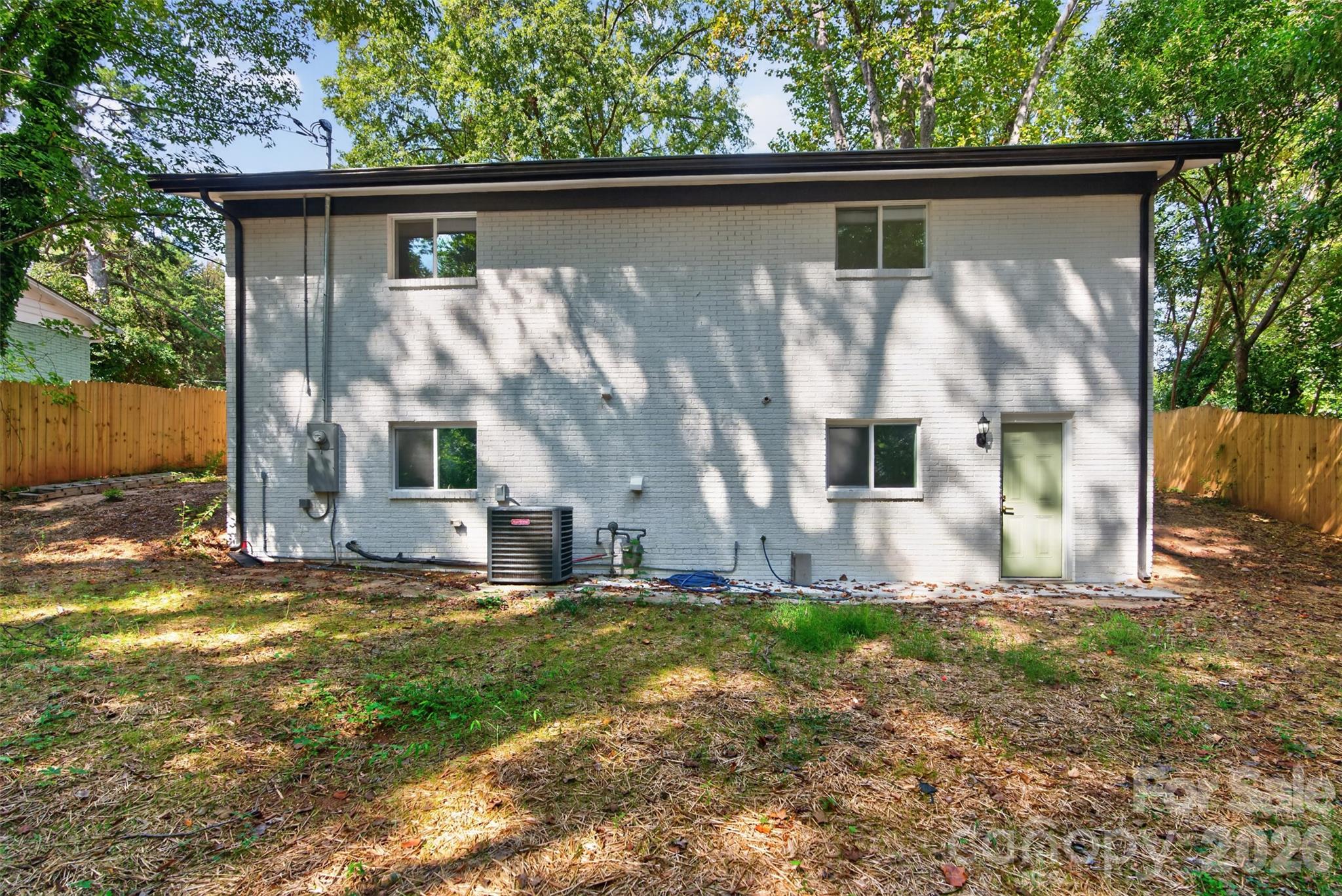 1561 Westdale Drive Property Photo 6