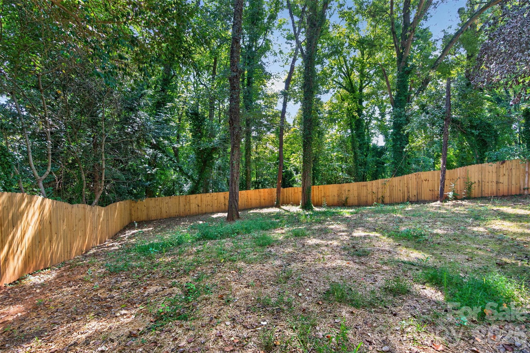 1561 Westdale Drive Property Photo 7