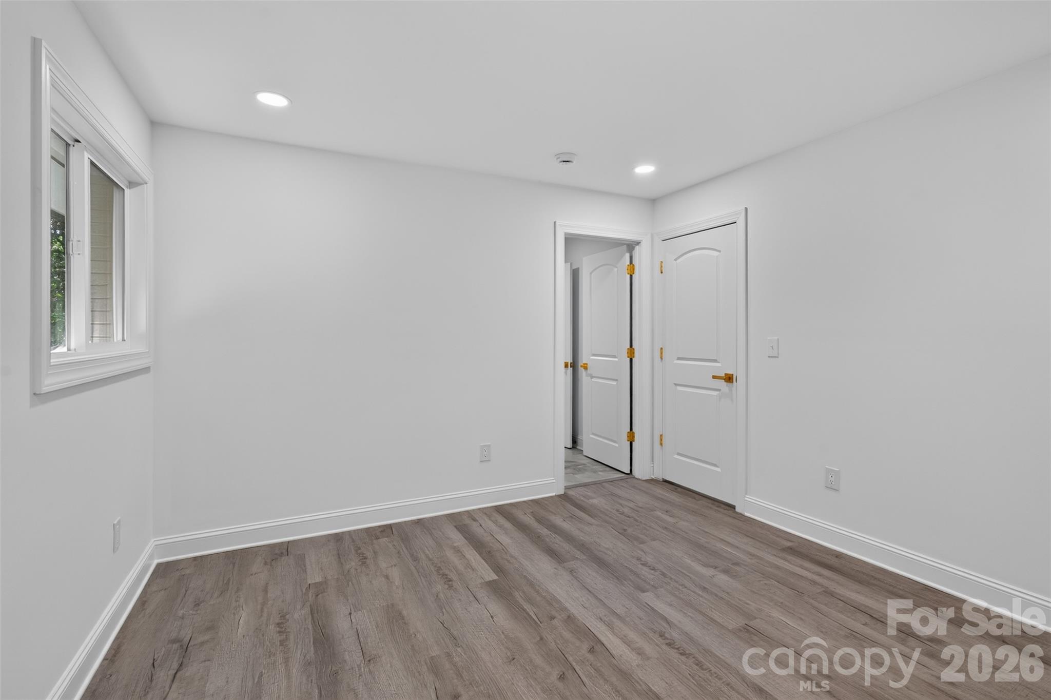 1561 Westdale Drive Property Photo 21