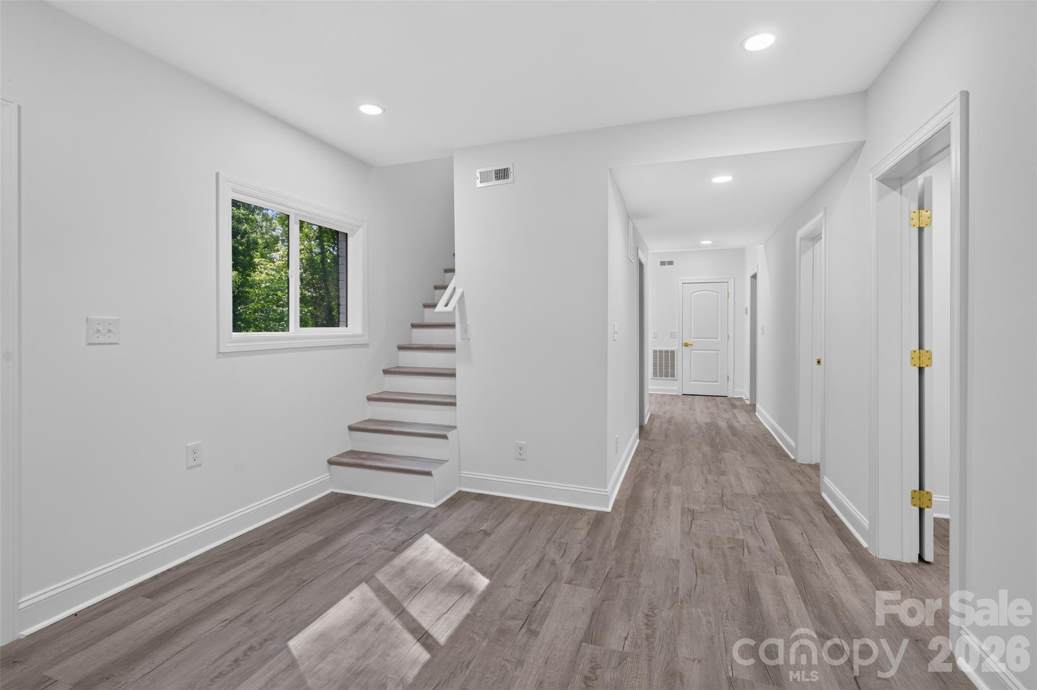 1561 Westdale Drive Property Photo 22