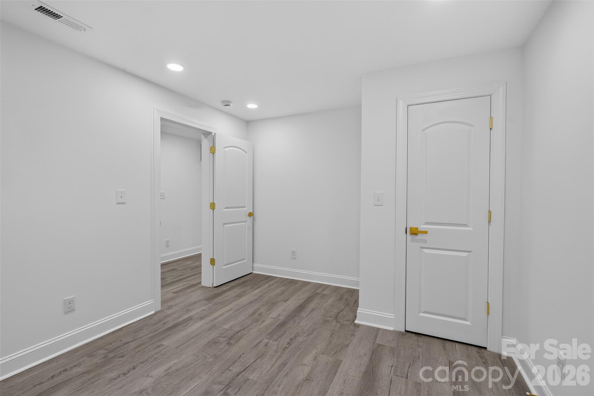 1561 Westdale Drive Property Photo 25