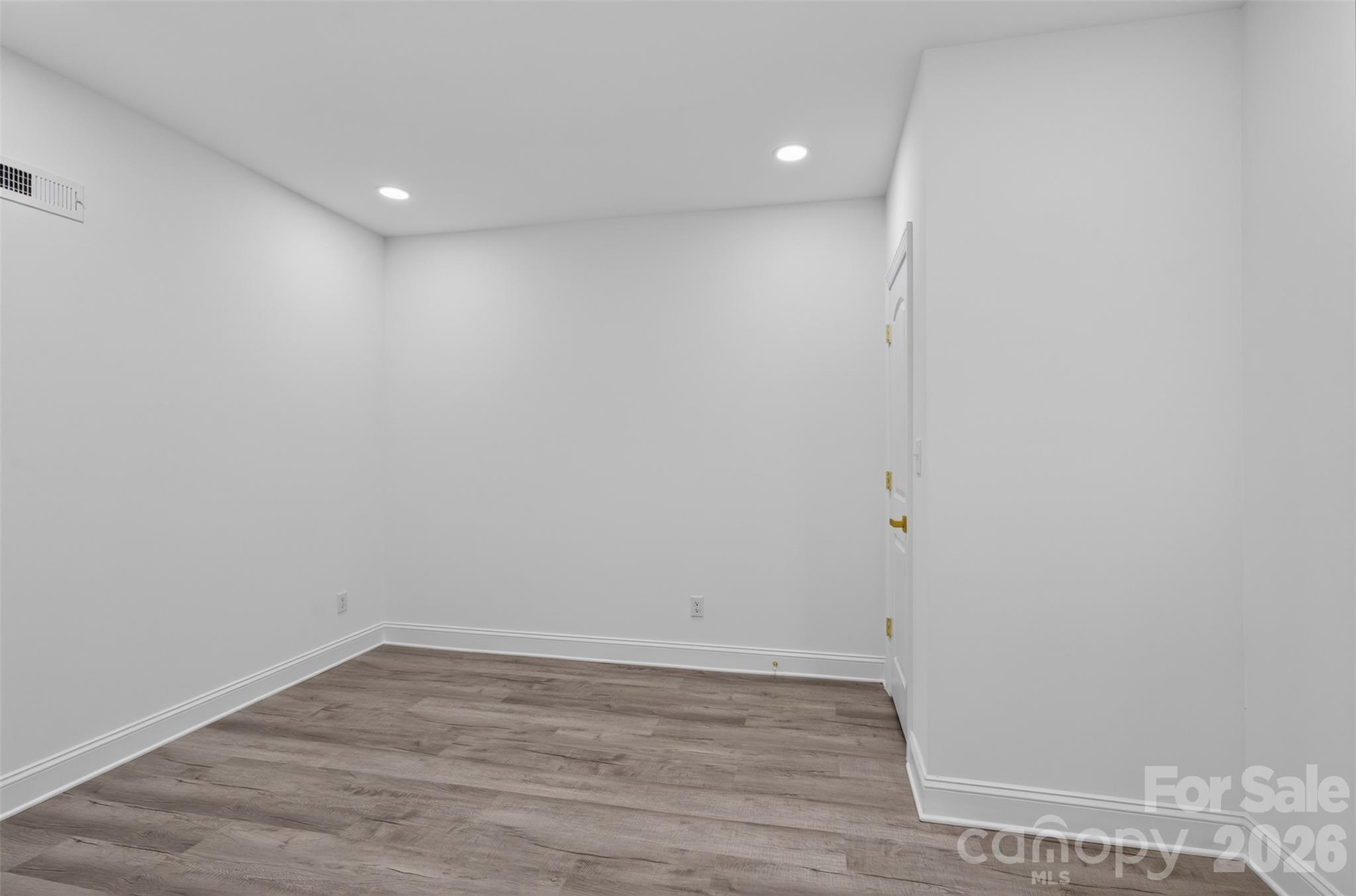 1561 Westdale Drive Property Photo 31