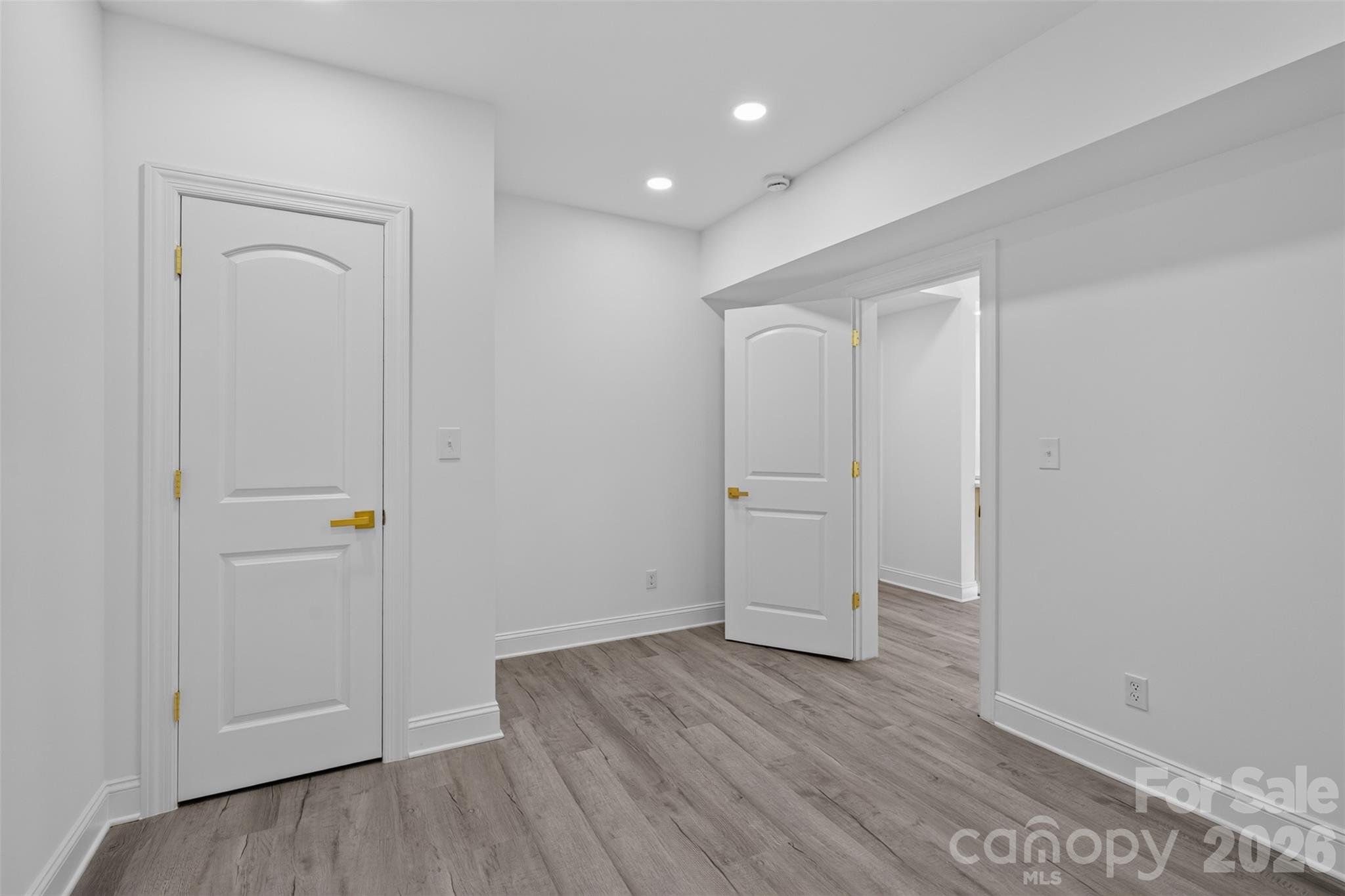 1561 Westdale Drive Property Photo 32