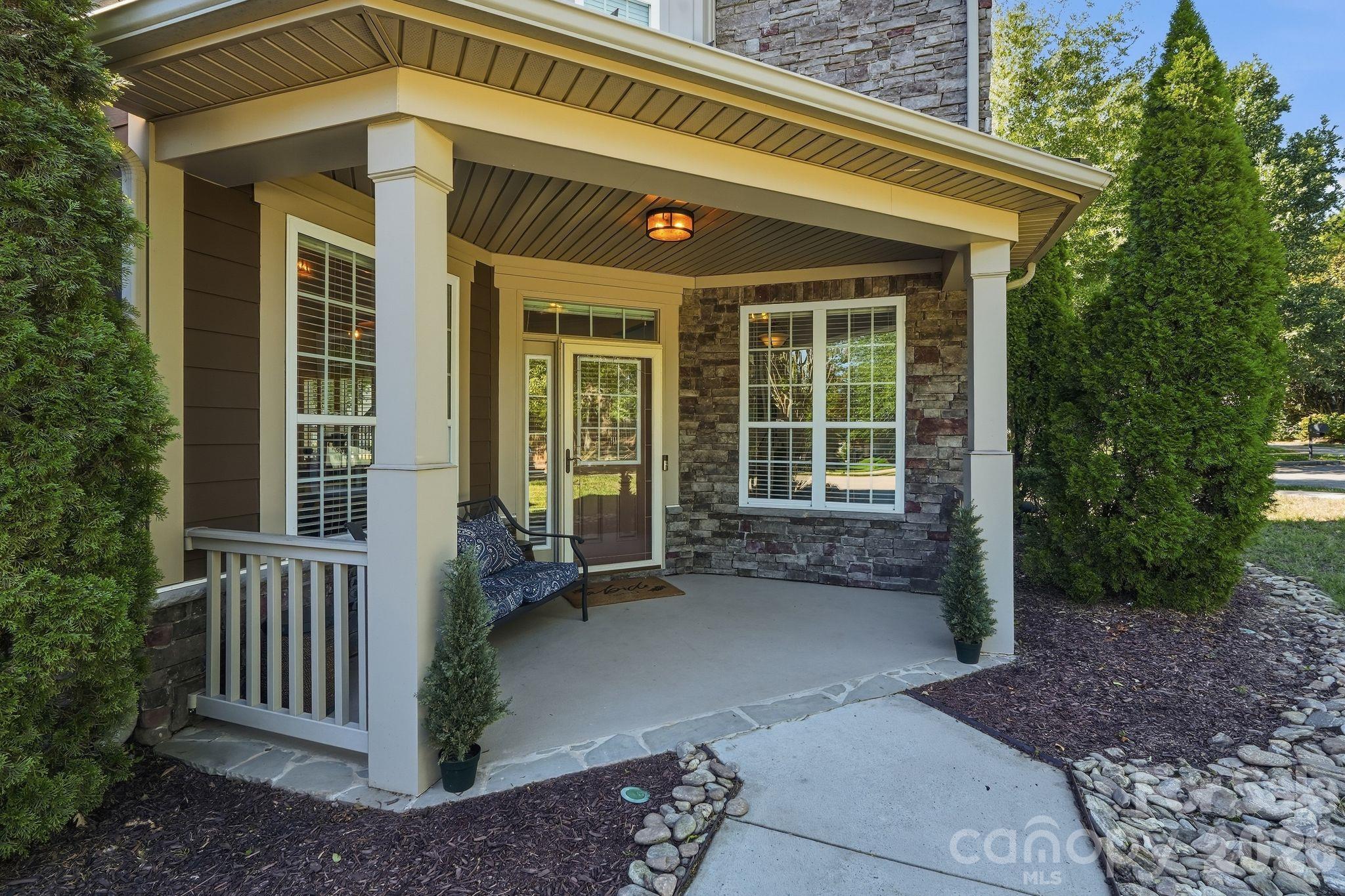 12902 Blakemore Avenue Property Photo 2