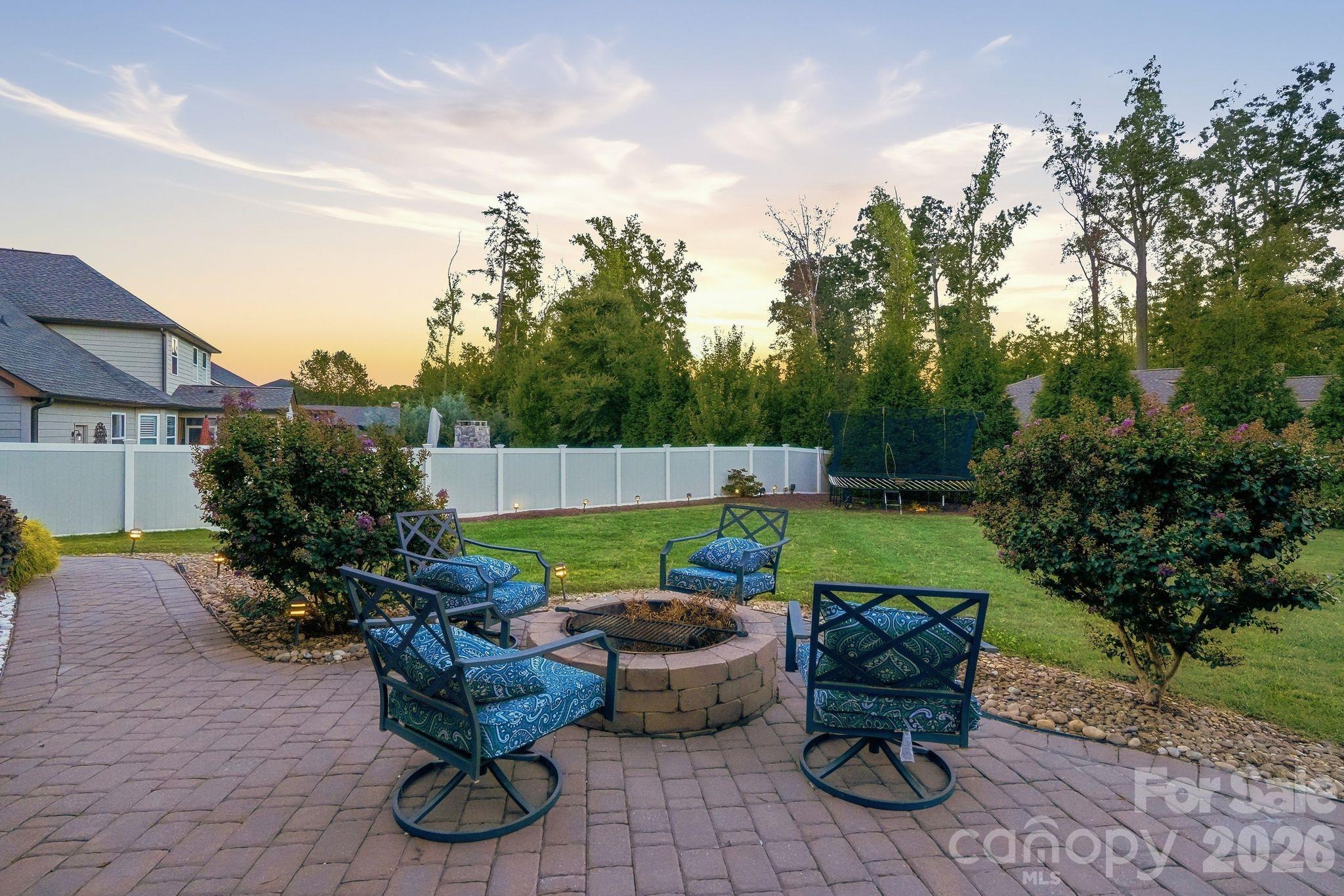 12902 Blakemore Avenue Property Photo 22
