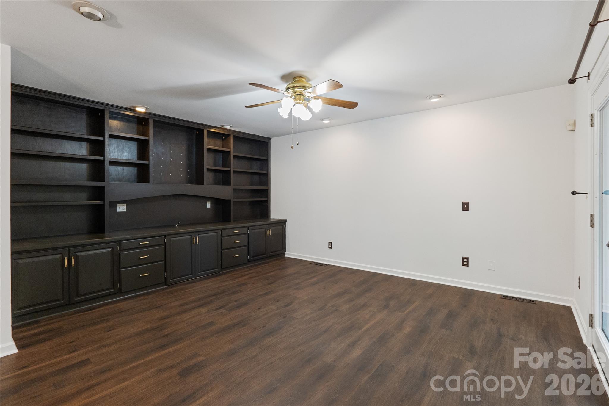 8327 Loma Linda Loop Property Photo 7