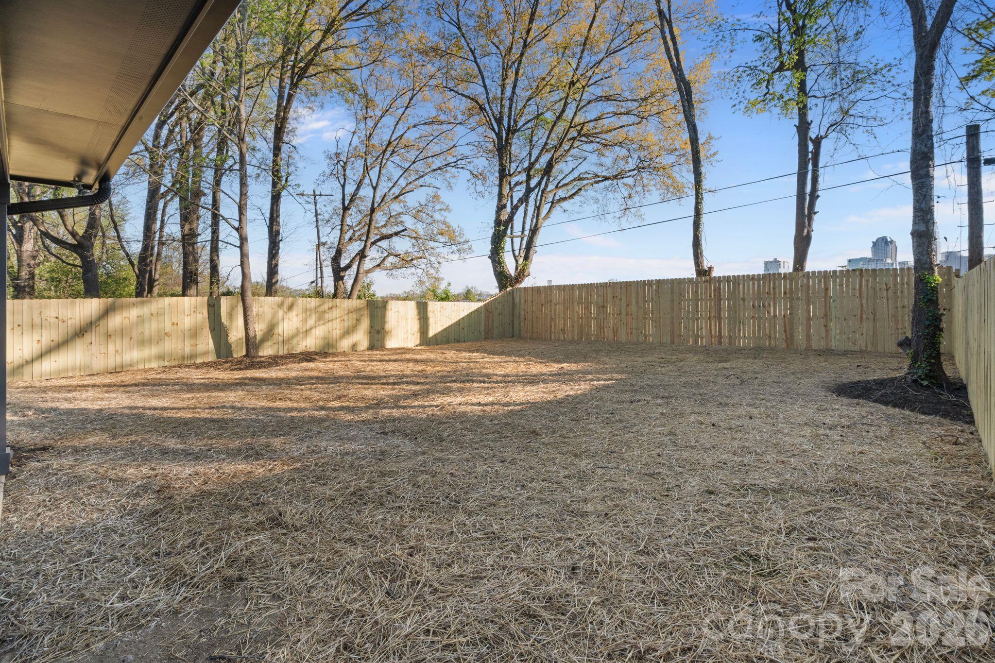 417 Plymouth Avenue Property Photo 45