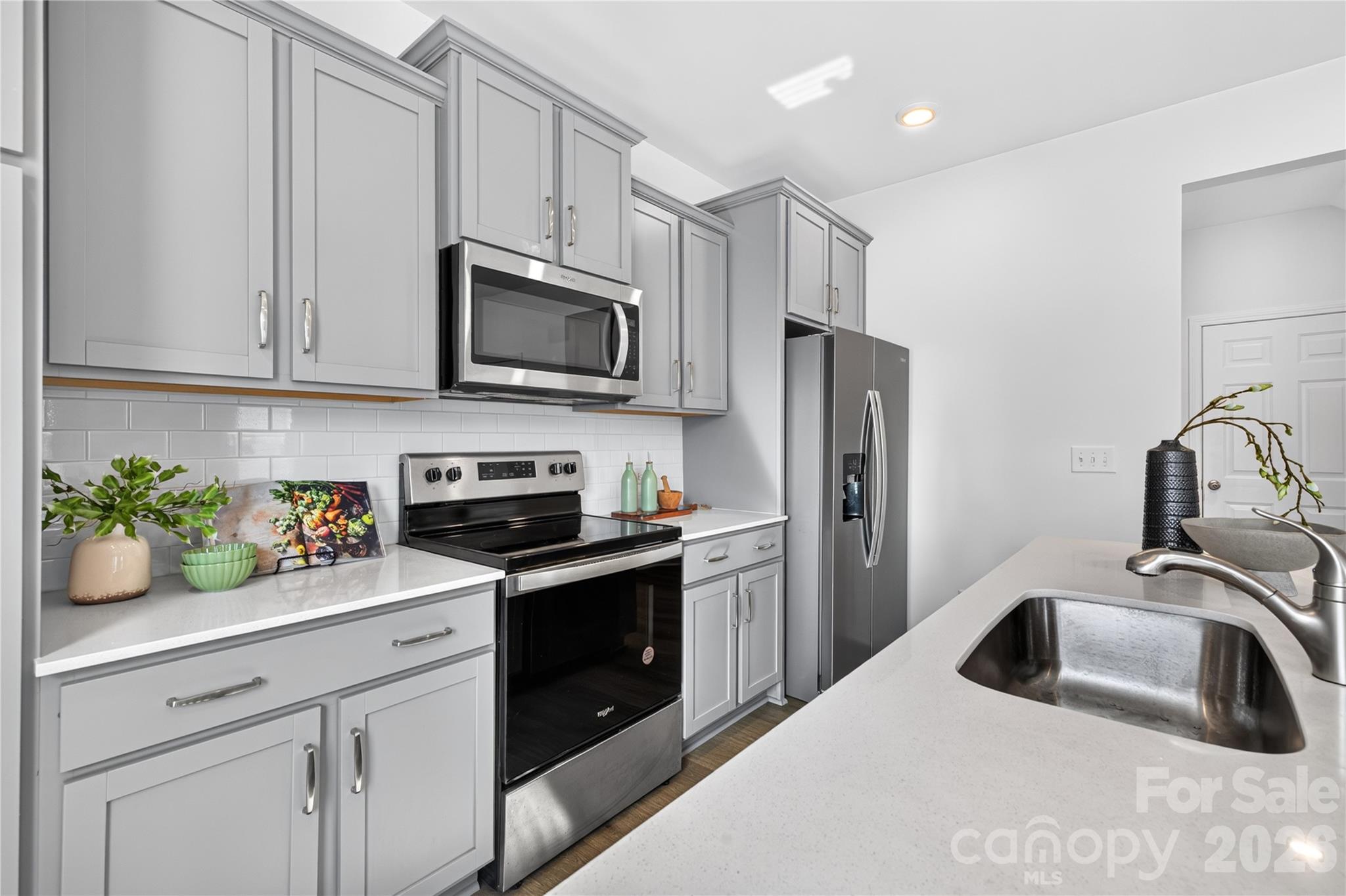 706 Scotch Meadows Loop Property Photo 9