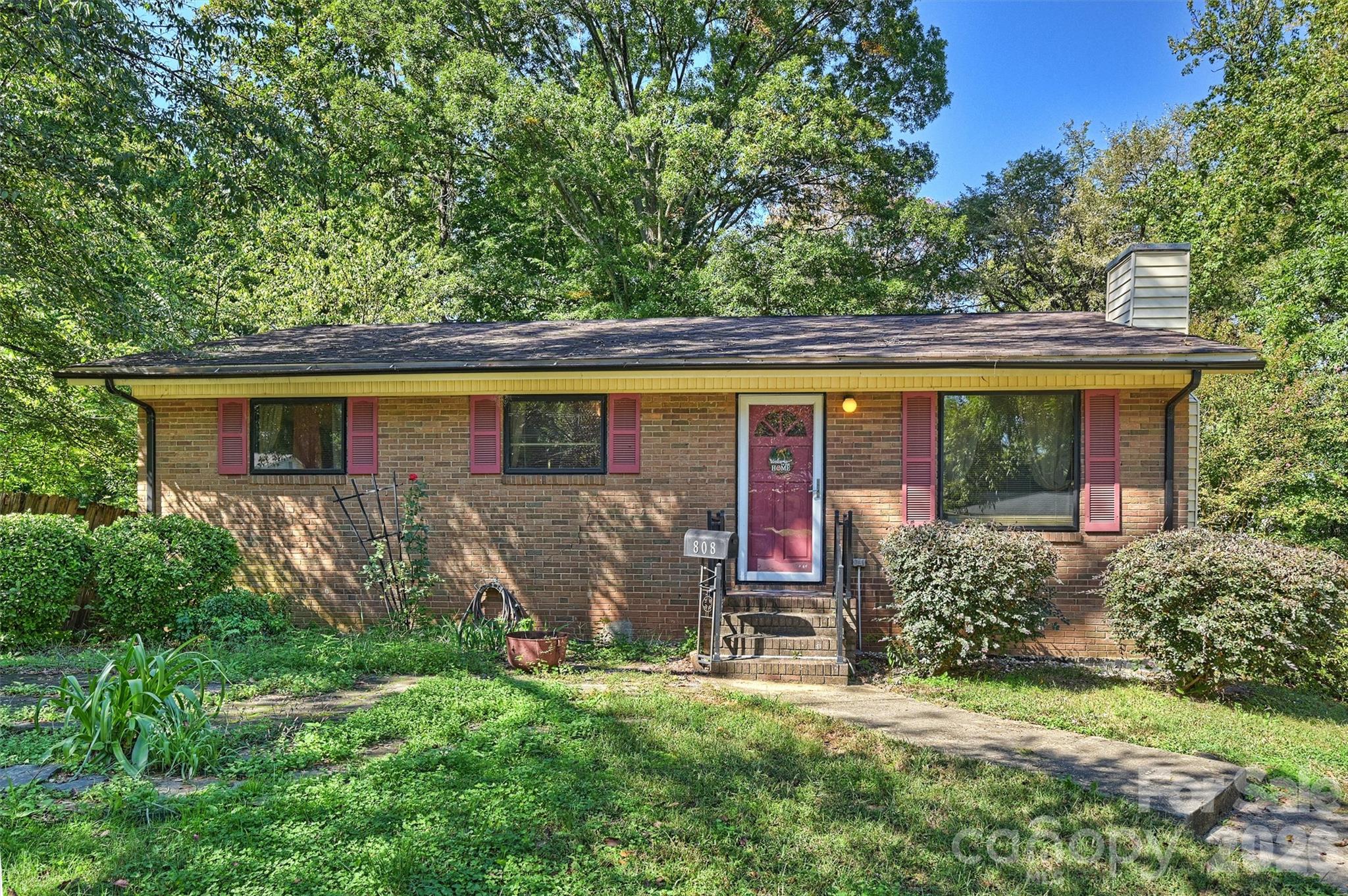808 Davenport Street Property Photo 3