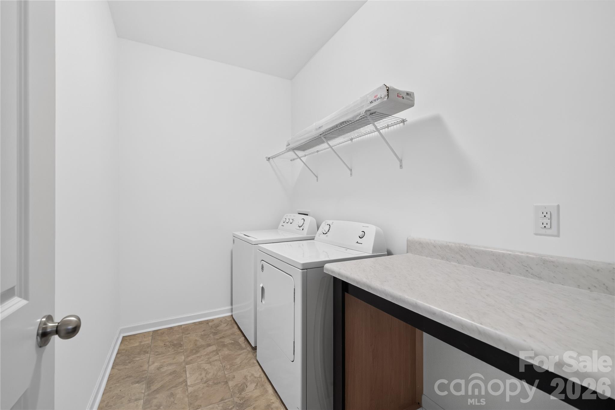 731 Scotch Meadows Loop Property Photo 28