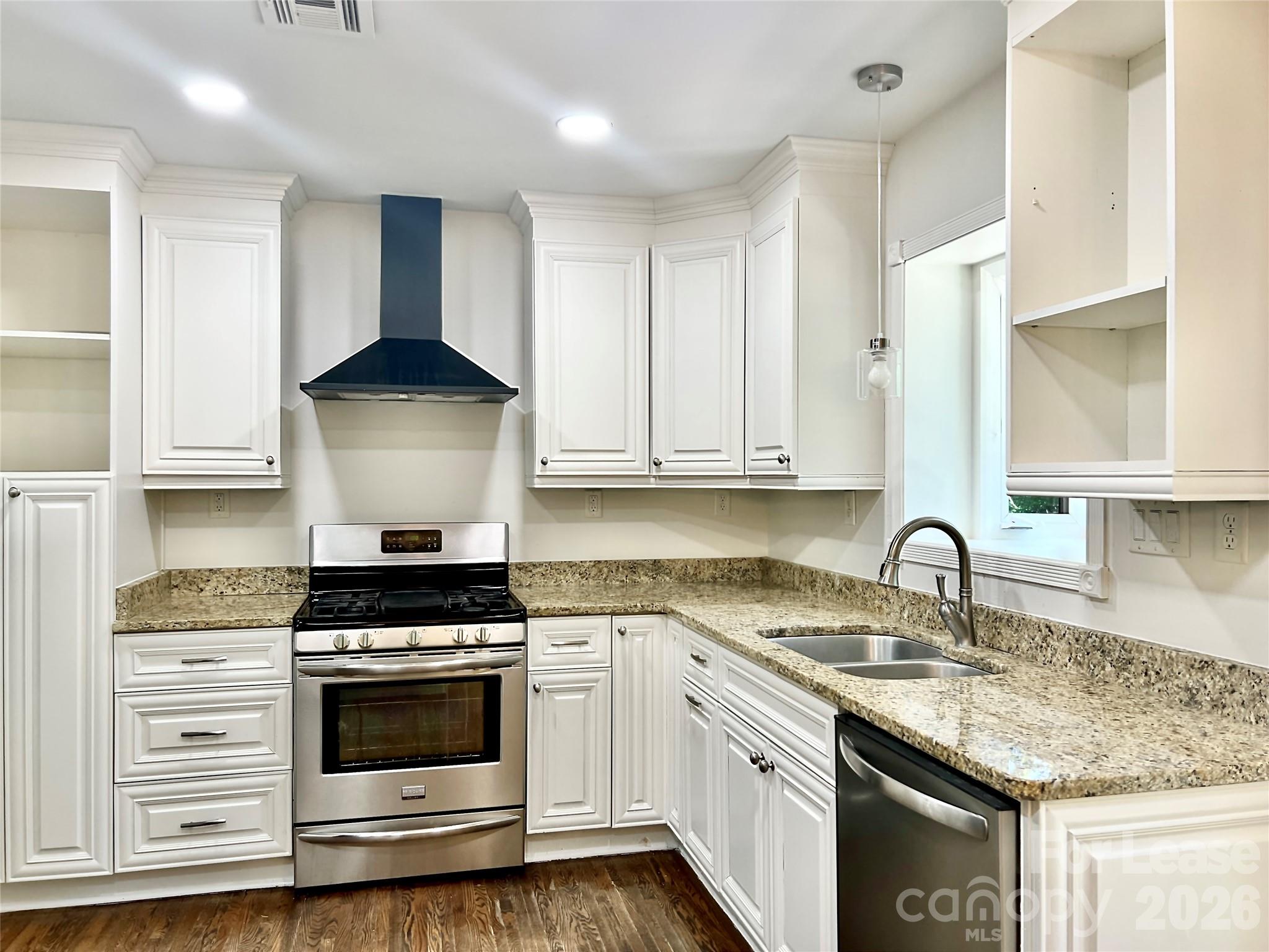 2200 Fair Forest Drive Property Photo 2