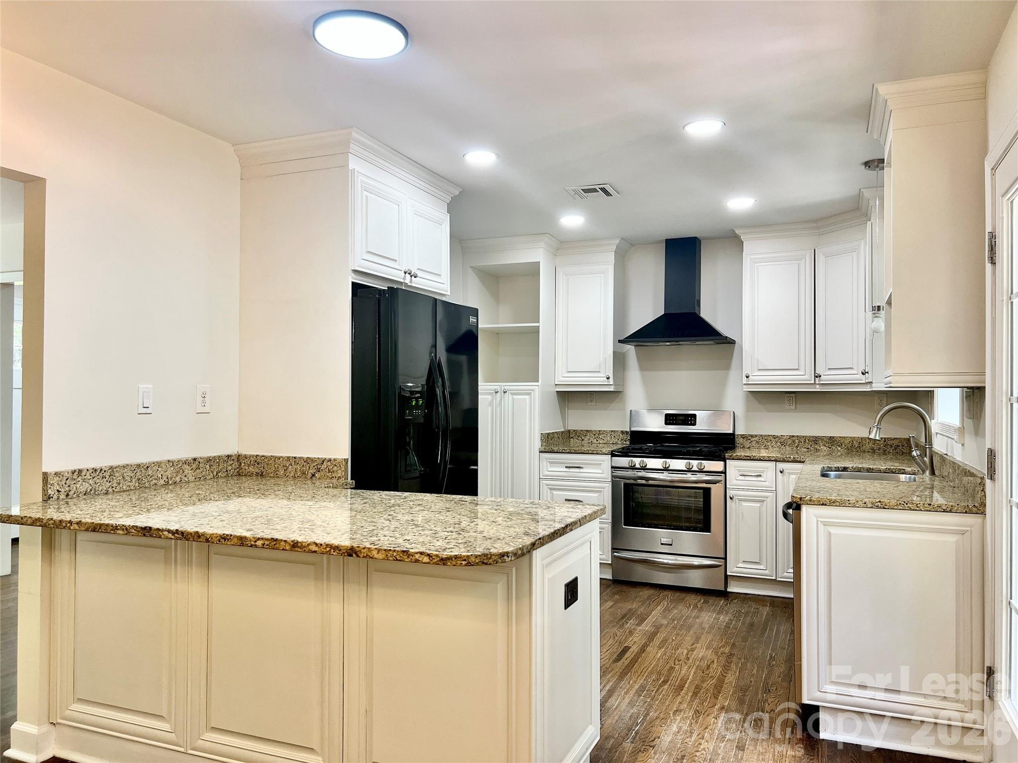 2200 Fair Forest Drive Property Photo 3