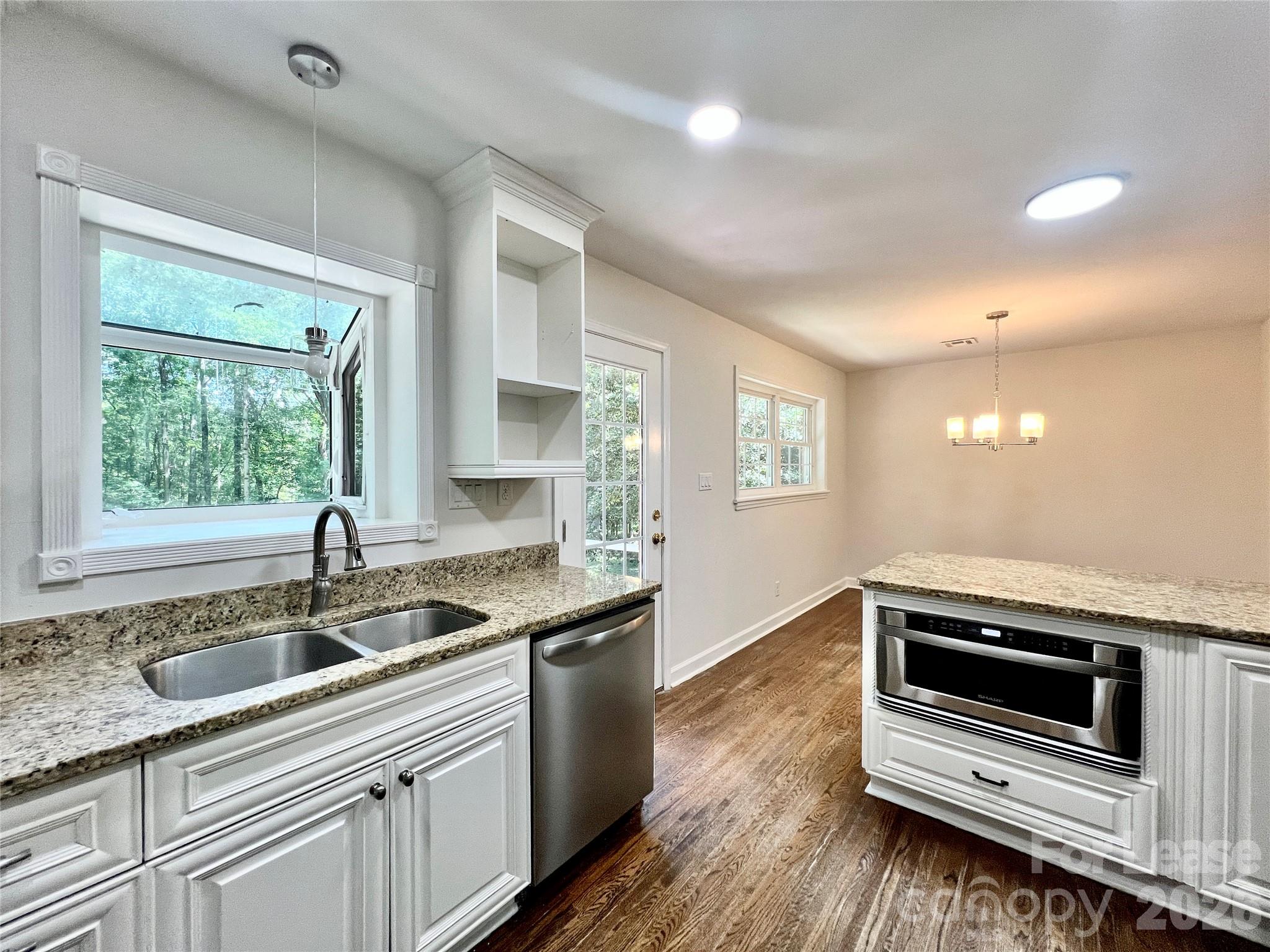 2200 Fair Forest Drive Property Photo 6