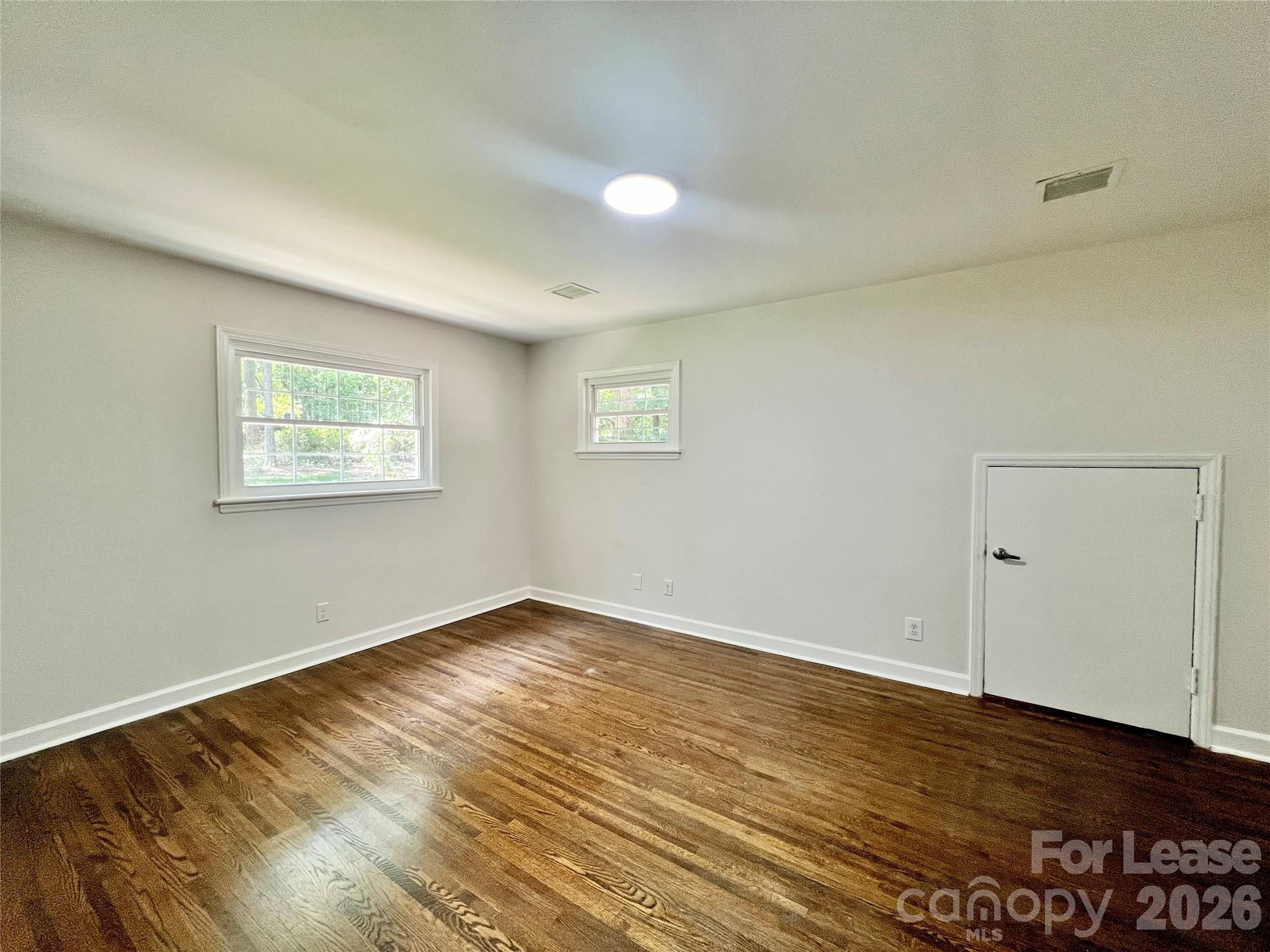 2200 Fair Forest Drive Property Photo 11