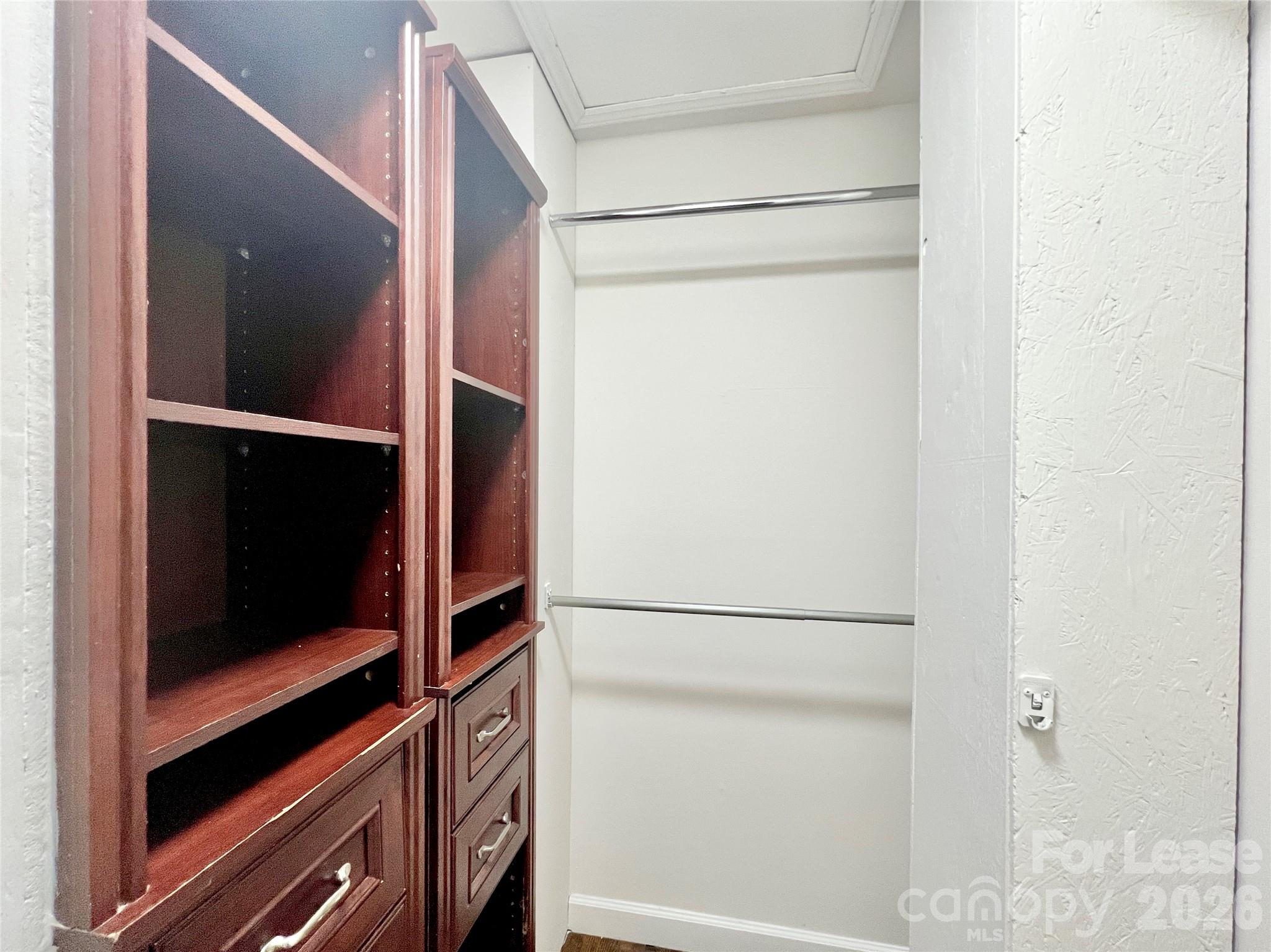 2200 Fair Forest Drive Property Photo 13