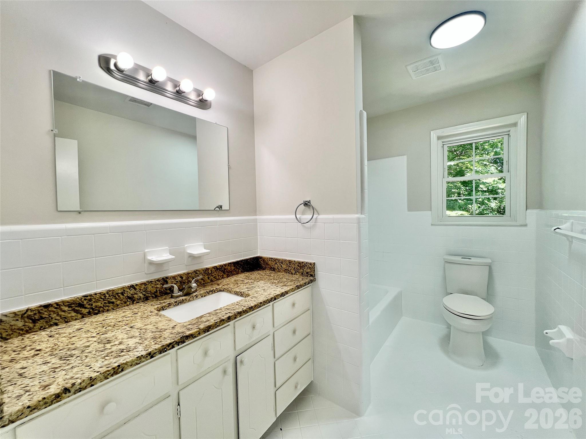 2200 Fair Forest Drive Property Photo 16