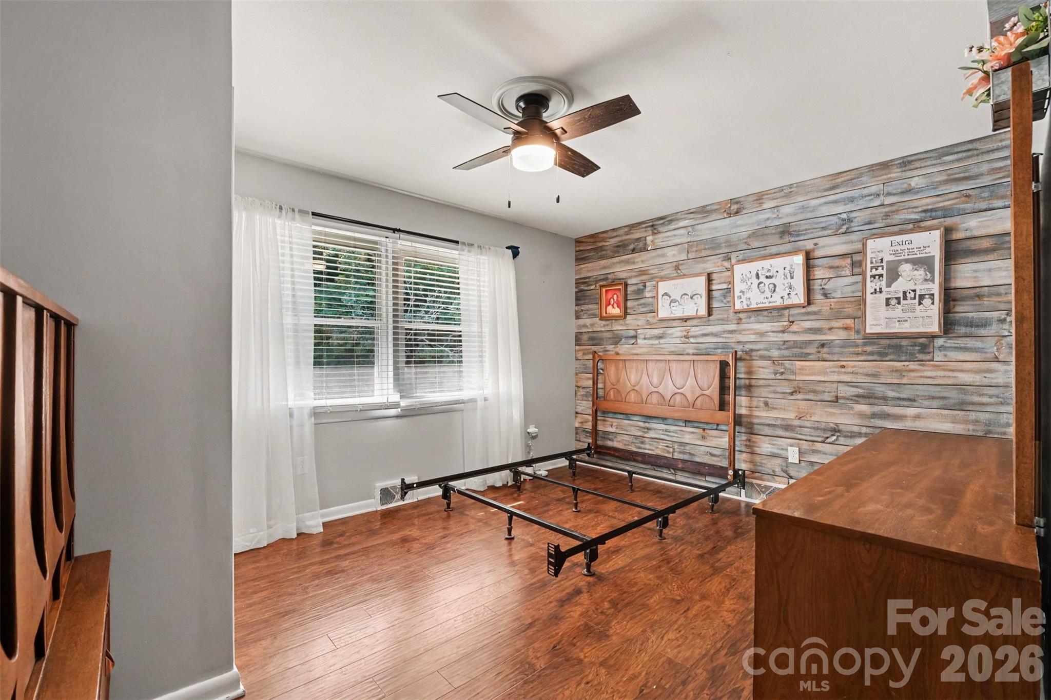 211 W 21st Street Property Photo 11