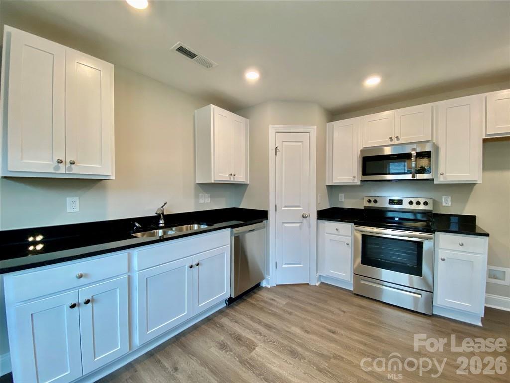 610 Ben Avenue Property Photo 7
