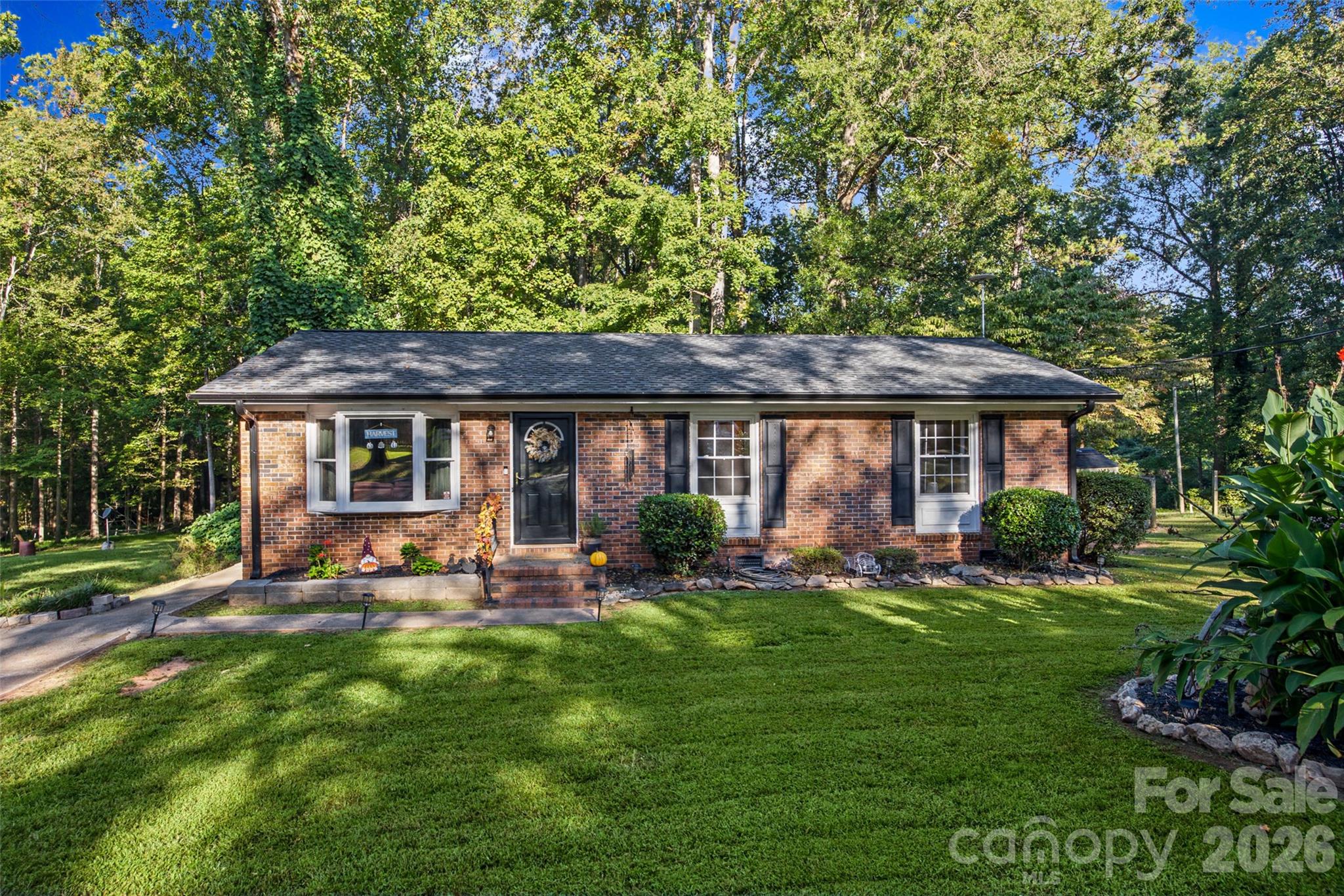 18 Northbrook Drive Property Photo 1