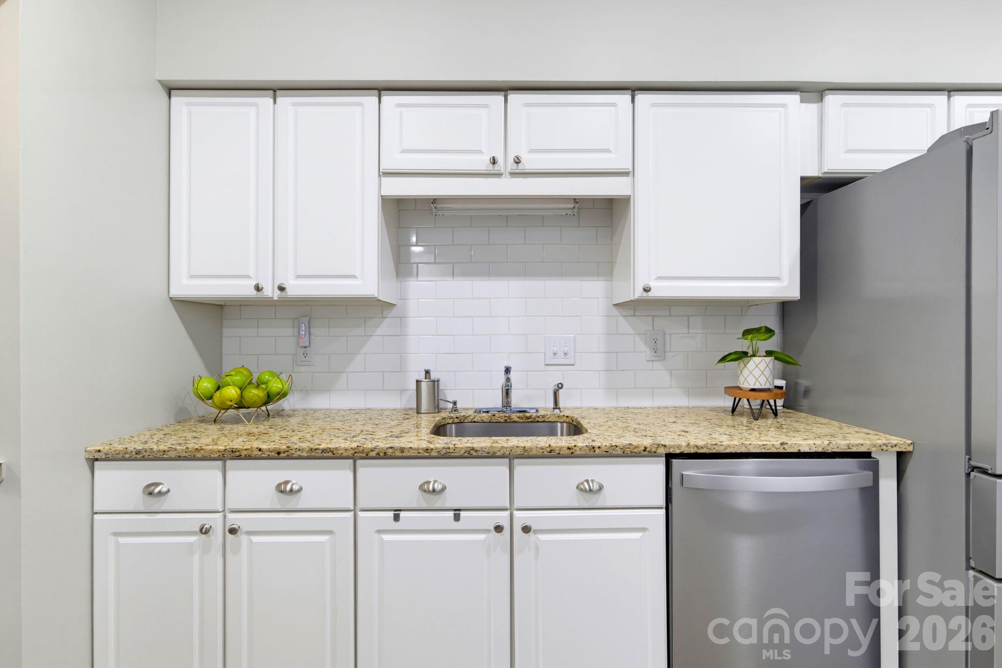 5901 Quail Hollow Road F Property Photo 11
