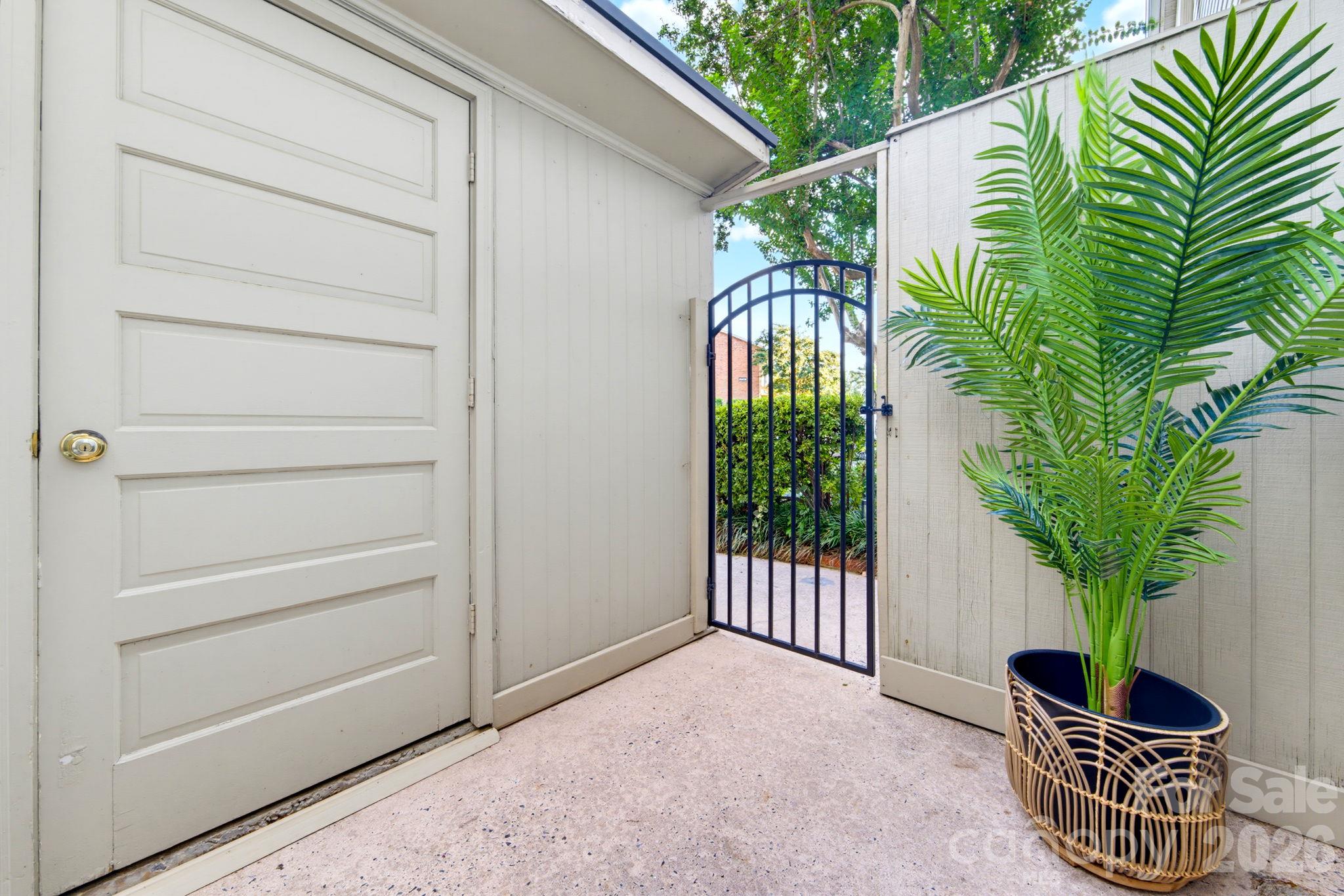 5901 Quail Hollow Road F Property Photo 15
