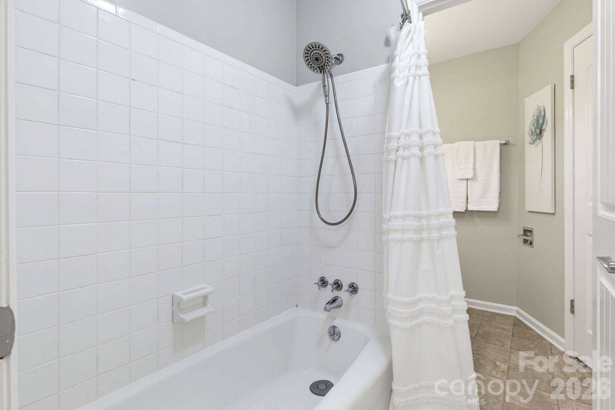 5901 Quail Hollow Road F Property Photo 22