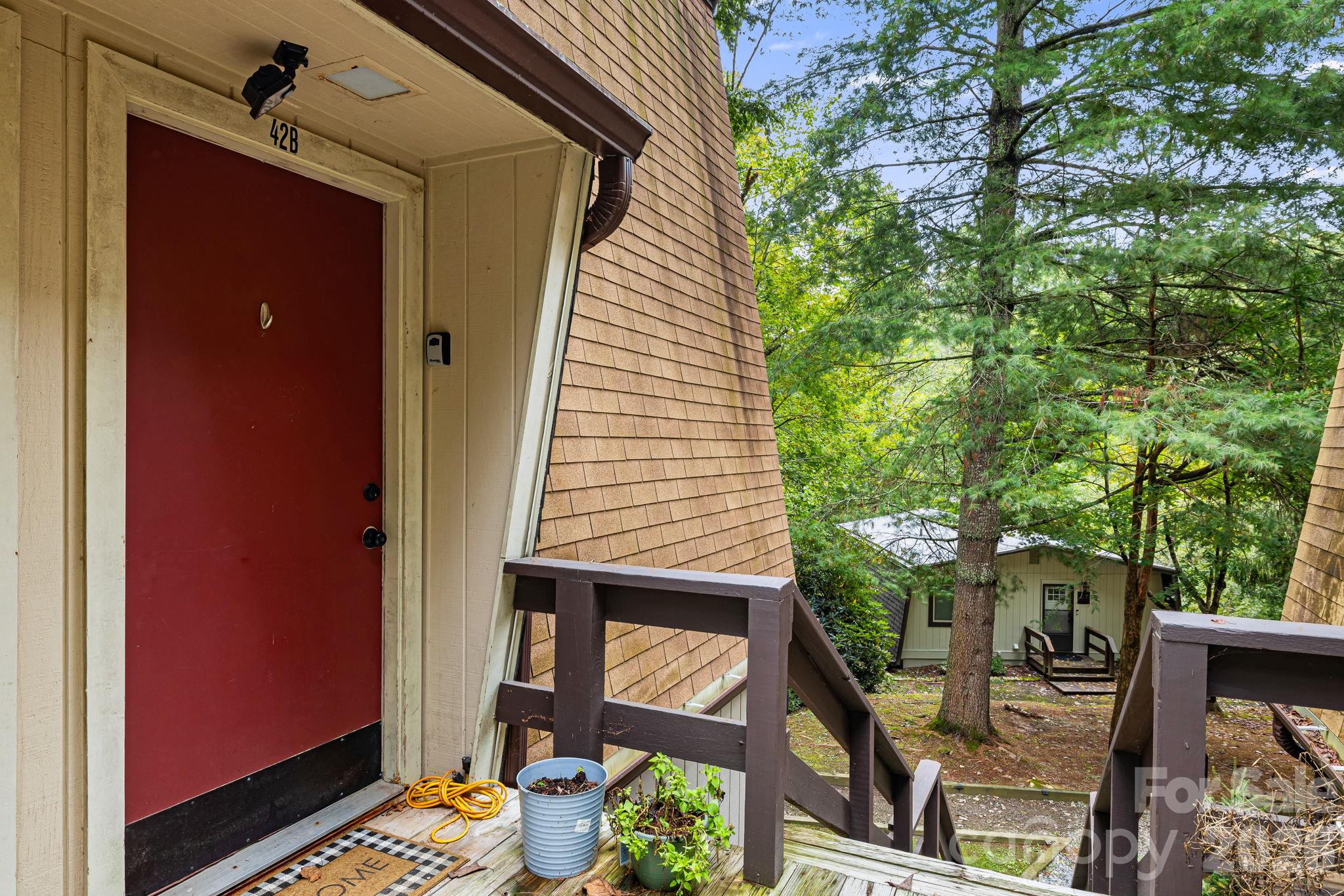 42 Hemlock Hill Road B Property Photo 4