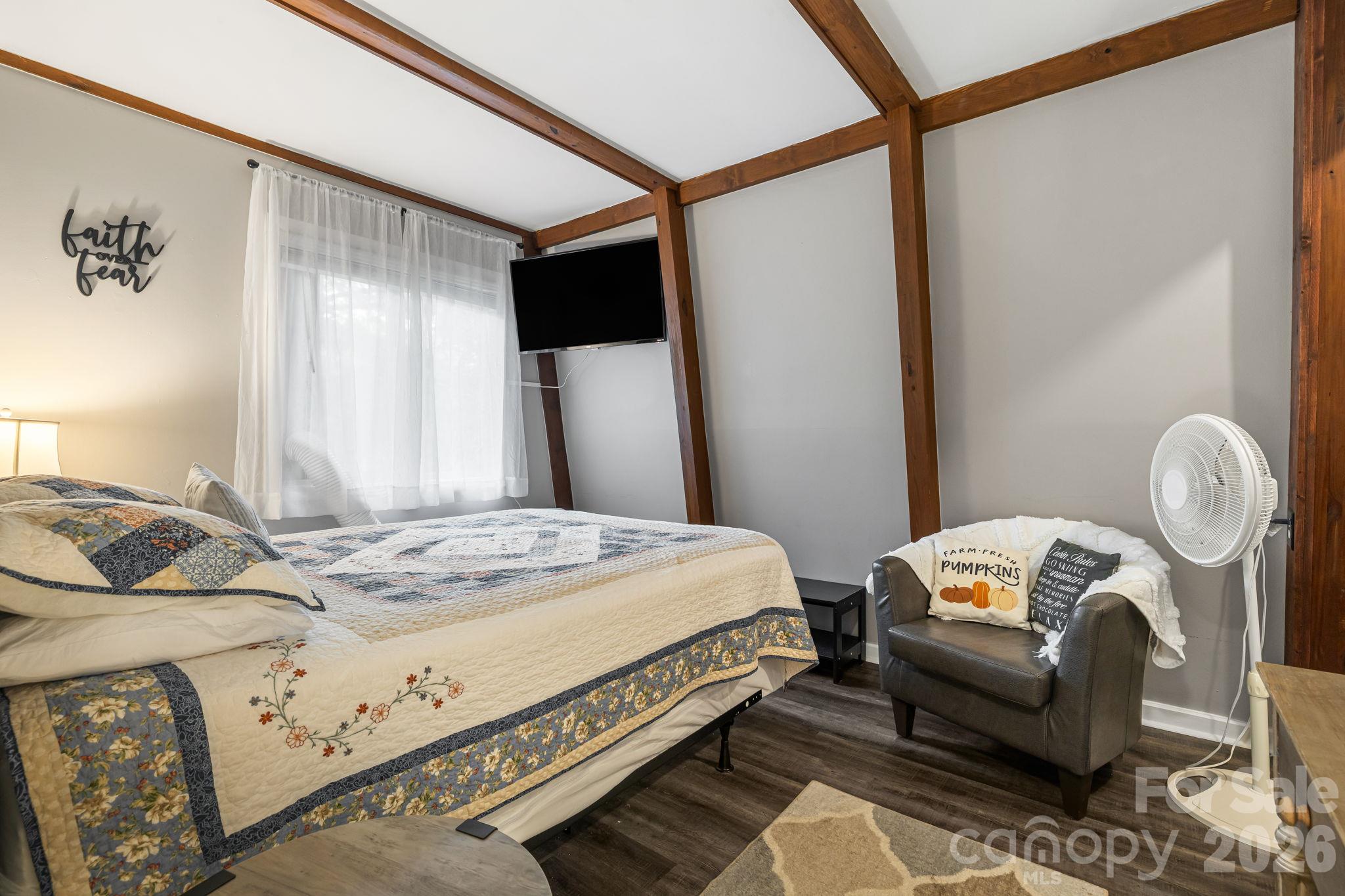 42 Hemlock Hill Road B Property Photo 16