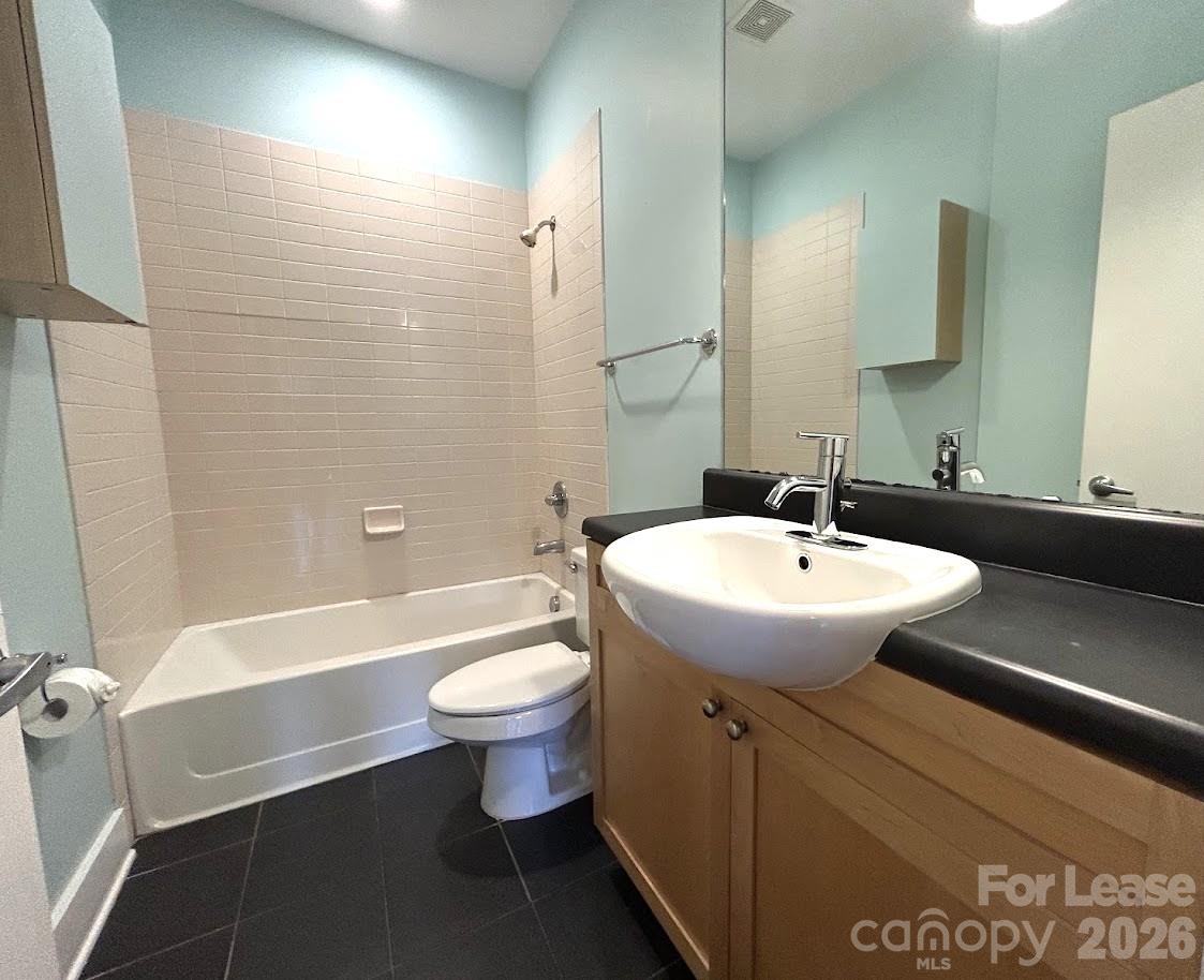 937 E 7th Street Property Photo 8