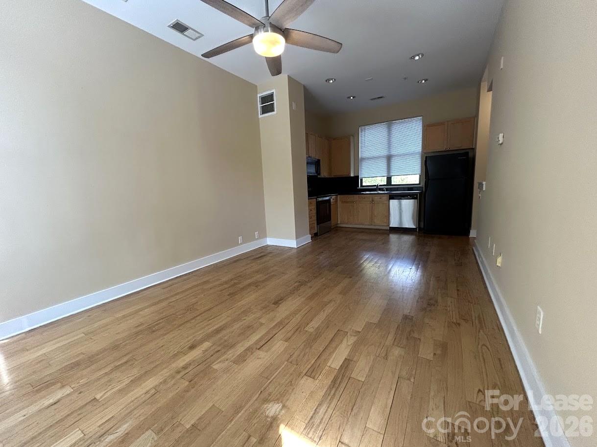 937 E 7th Street Property Photo 13