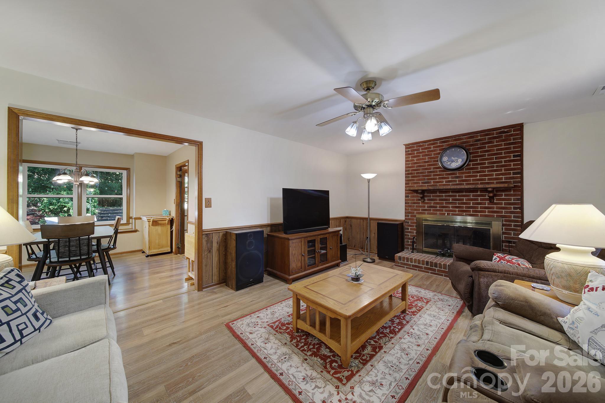 6134 Hickory Forest Drive Property Photo 4