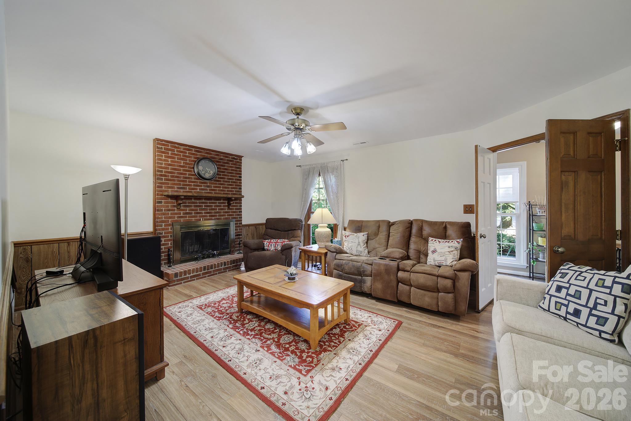 6134 Hickory Forest Drive Property Photo 5