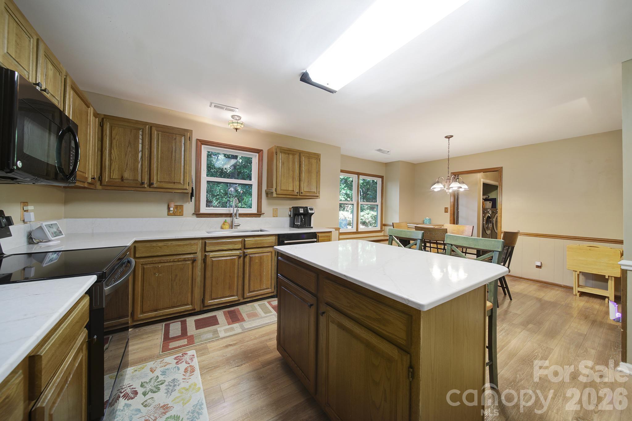 6134 Hickory Forest Drive Property Photo 12