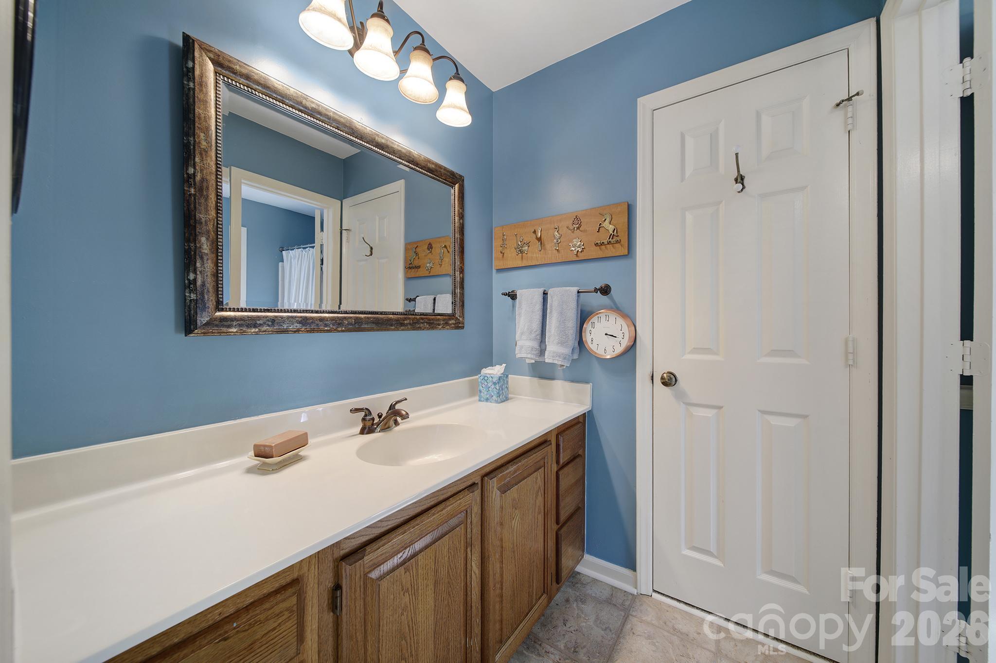 6134 Hickory Forest Drive Property Photo 23