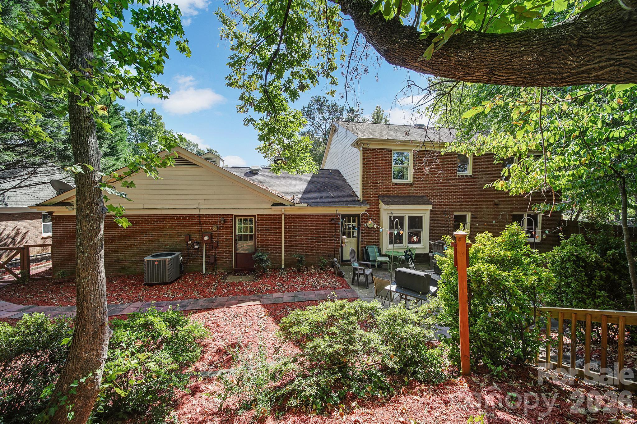 6134 Hickory Forest Drive Property Photo 38