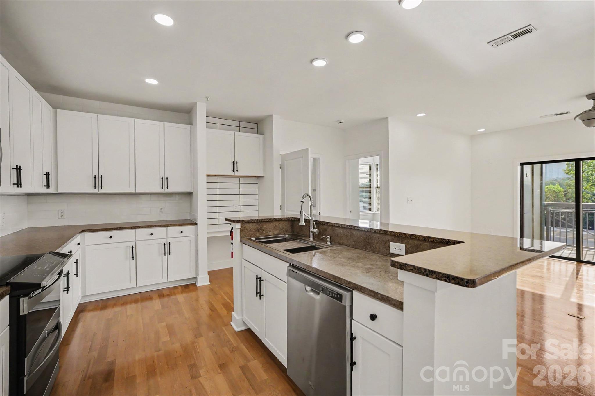 630 Calvert Street 301 Property Photo 4