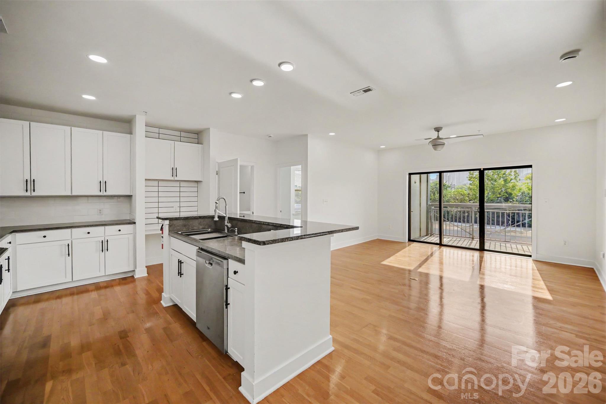 630 Calvert Street 301 Property Photo 6