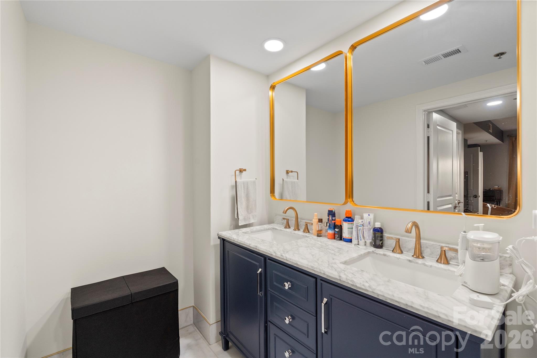 1315 East Boulevard 509 Property Photo 21
