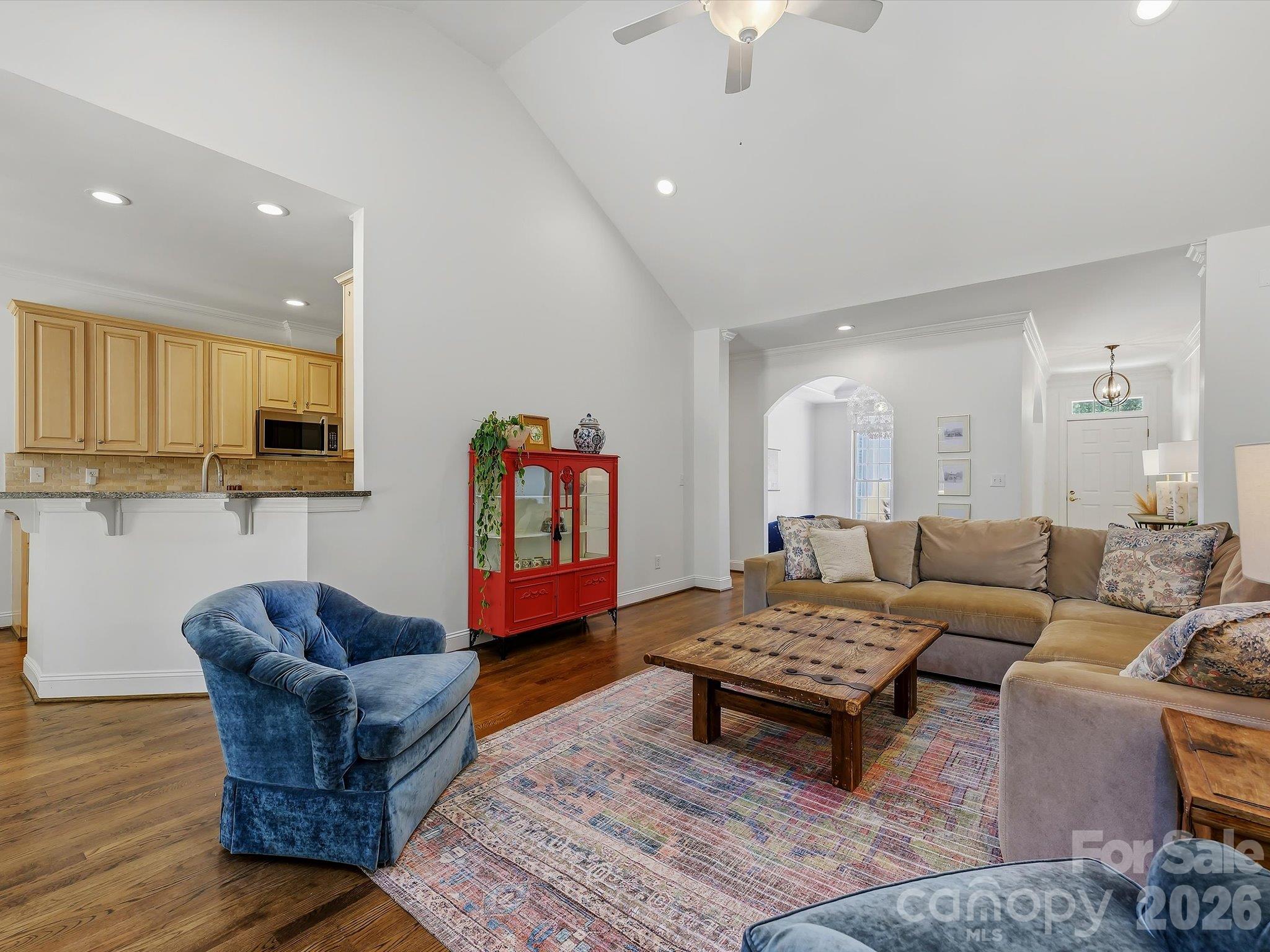 21325 Summerbrook Drive Property Photo 7