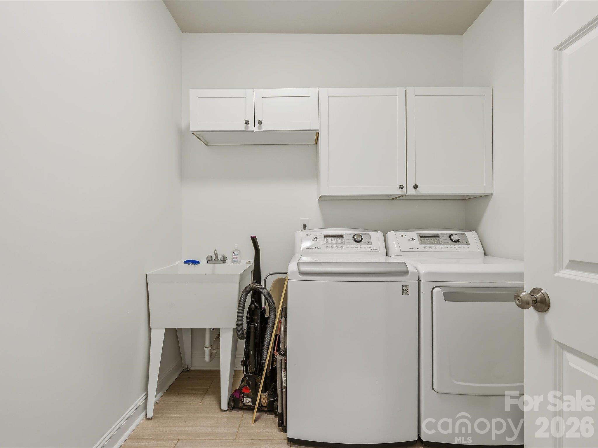 21325 Summerbrook Drive Property Photo 29