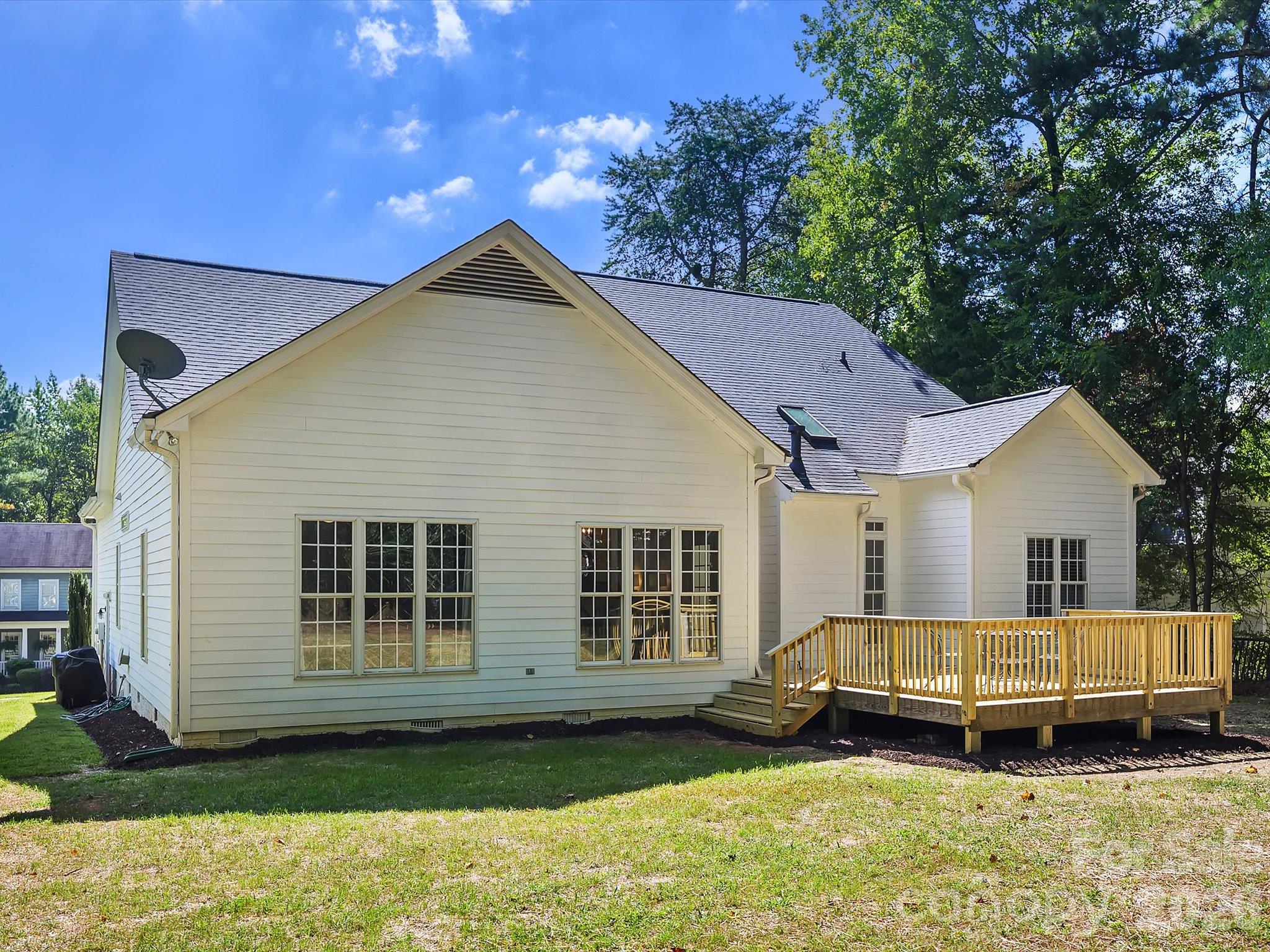 21325 Summerbrook Drive Property Photo 32