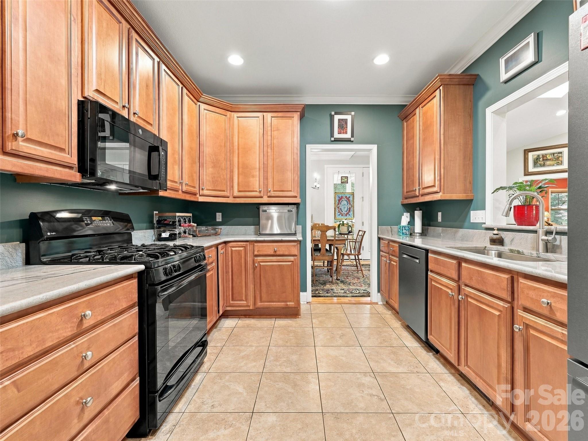 220 Waterside Drive Property Photo 12