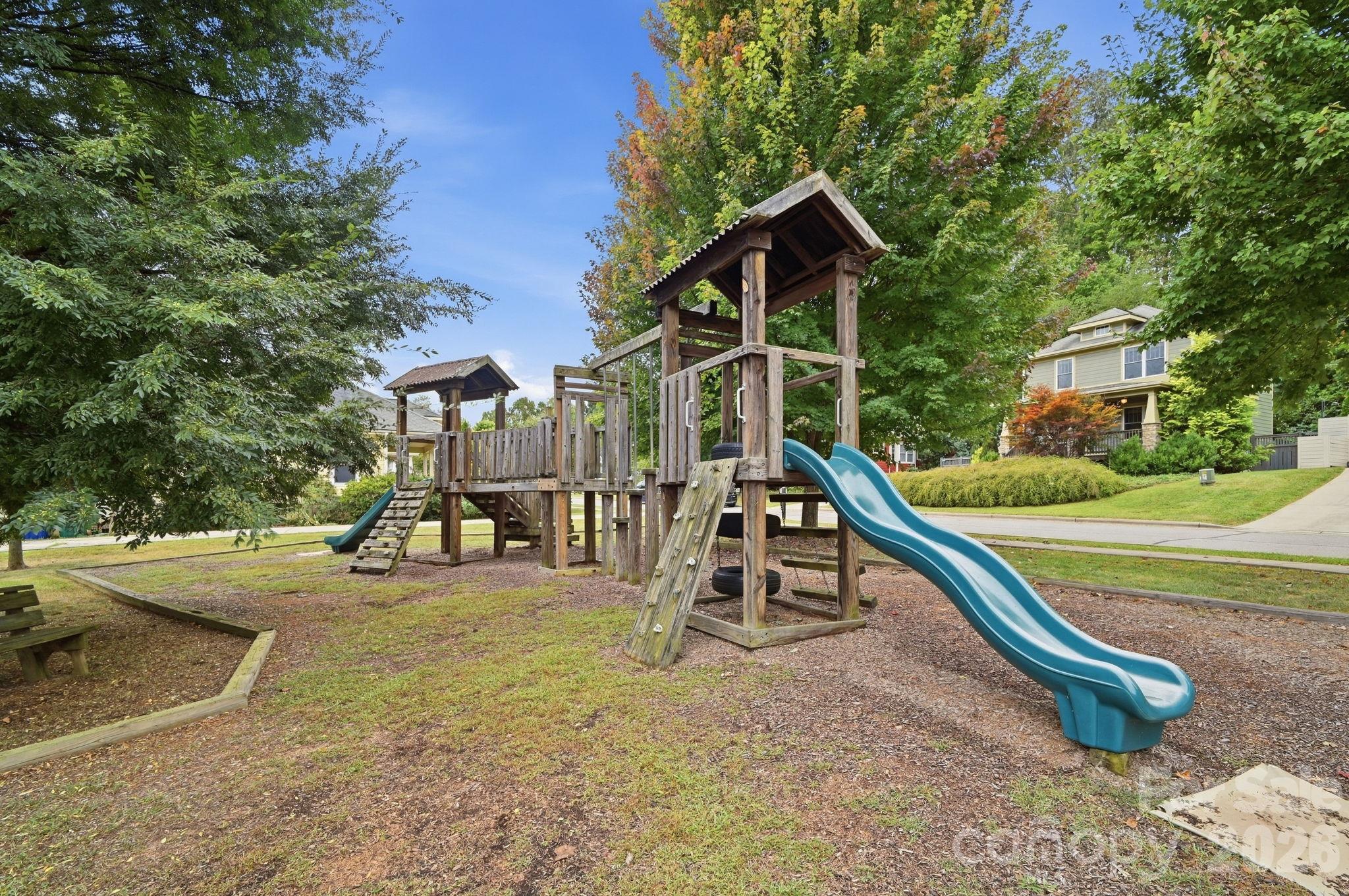 128 Estelle Park Drive Property Photo 17